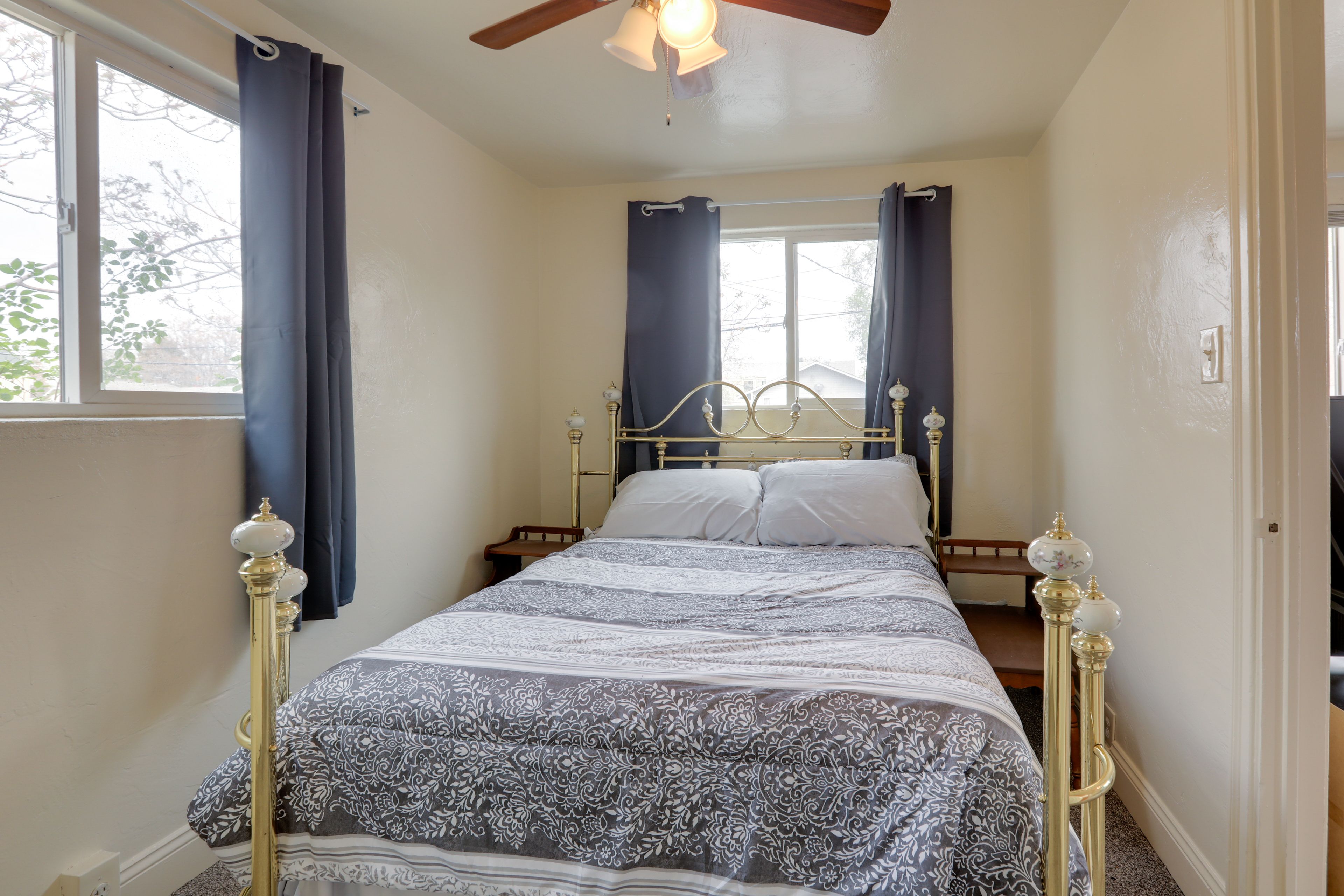 Bedroom | Full Bed
