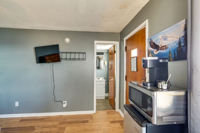 Room 6 at Eagles Nest Motel & Lounge, Lake Ozark, photo 6 of 6