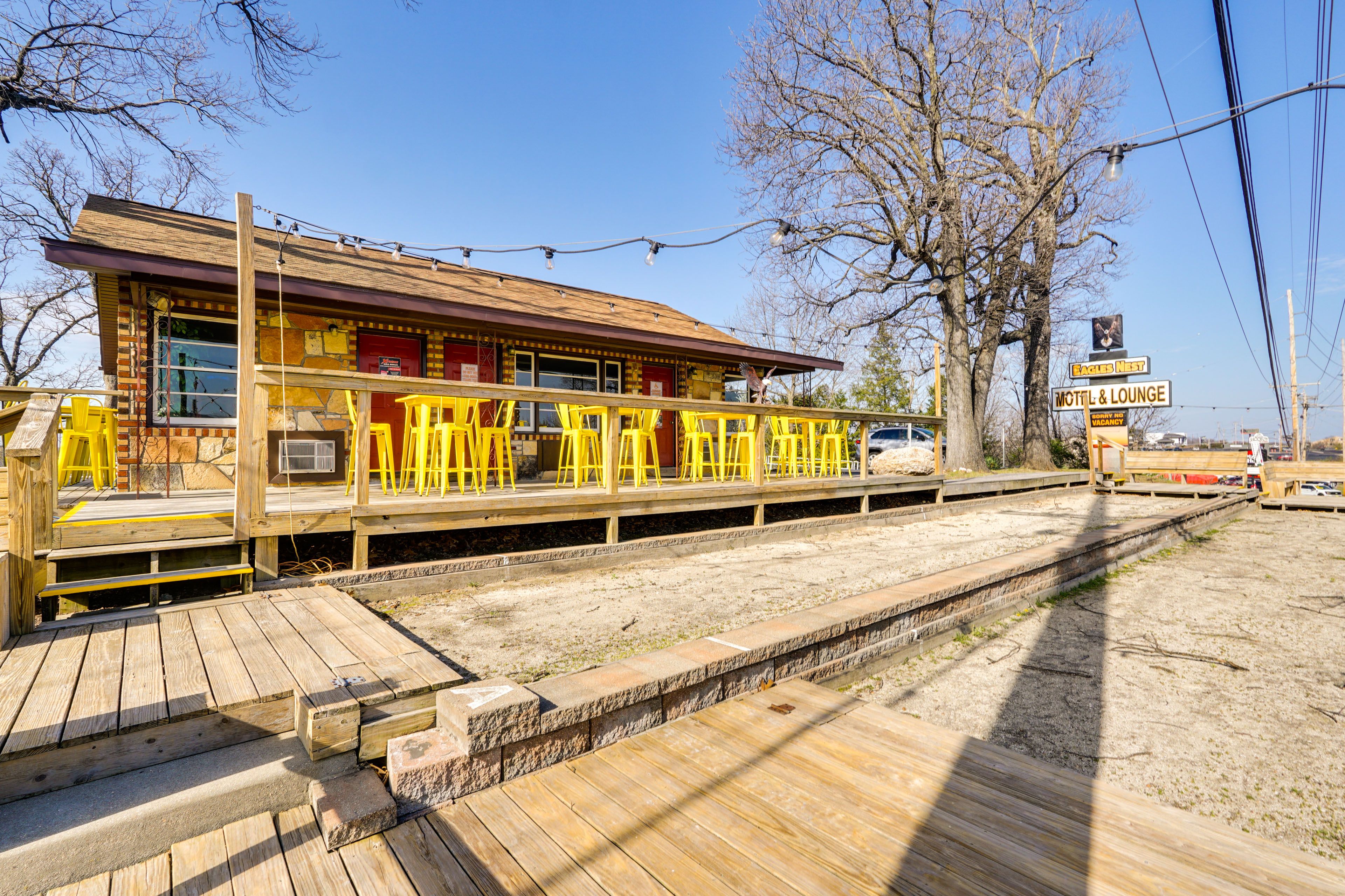 Eagle's Nest Motel & Lounge | Community Amenities