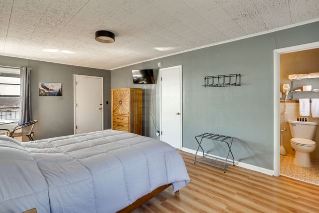 Room 3 at Eagles Nest Motel & Lounge, Lake Ozark, photo 3 of 6
