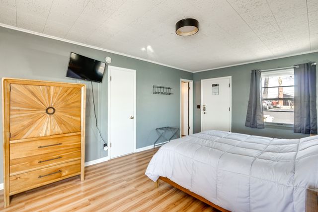 Room 3 at Eagles Nest Motel & Lounge, Lake Ozark, photo 5 of 6