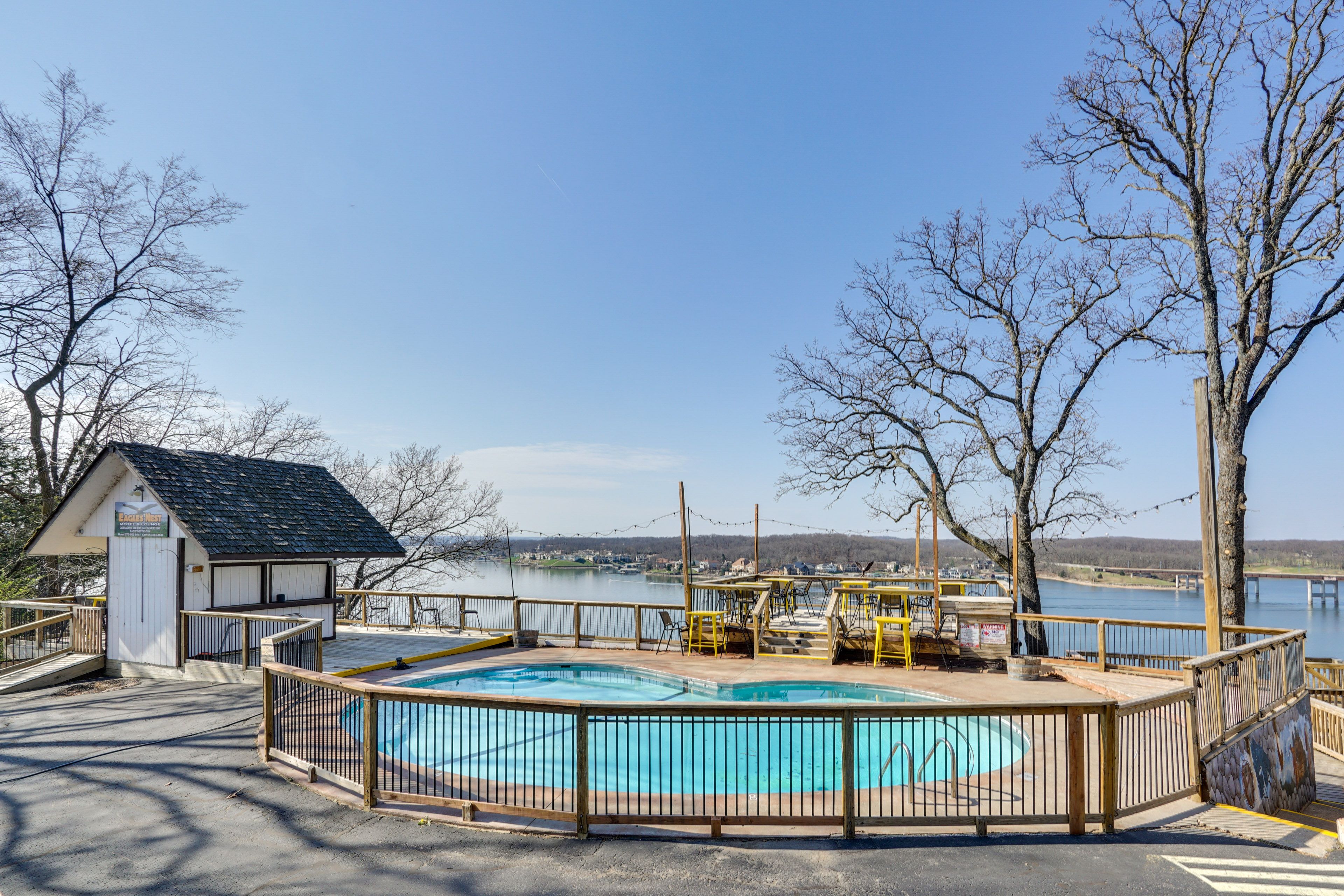 Eagle's Nest Motel & Lounge | Community Pool