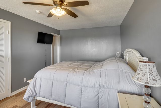 Room 5 at Eagles Nest Motel & Lounge, Lake Ozark, photo 6 of 6