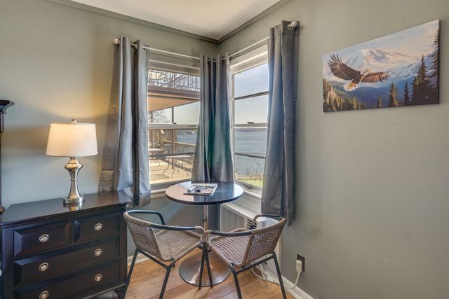 Room 7 at Eagles Nest Motel & Lounge, Lake Ozark, photo 5 of 6
