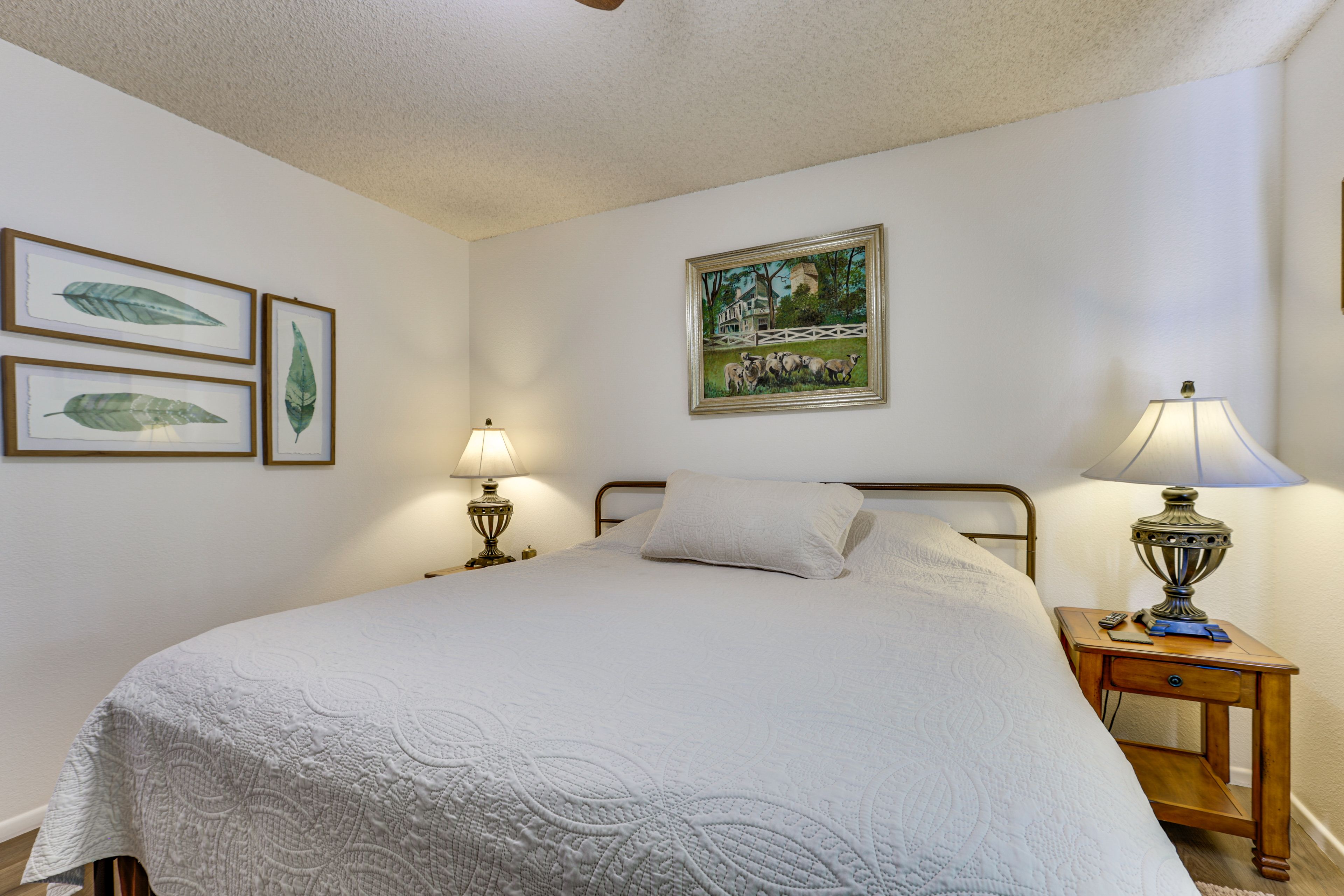 Bedroom 1 | King Bed