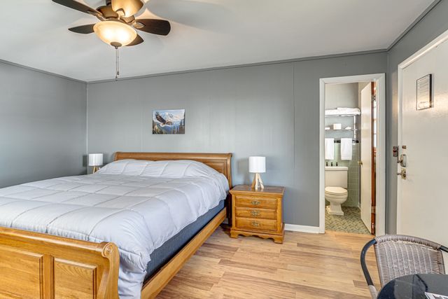 Room 8 at Eagles Nest Motel & Lounge, Lake Ozark, photo 3 of 6