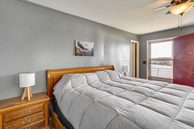 Room 8 at Eagles Nest Motel & Lounge, Lake Ozark, photo 4 of 6