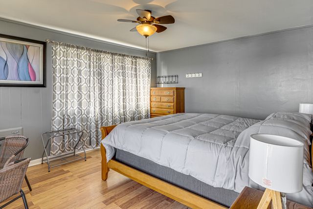 Room 8 at Eagles Nest Motel & Lounge, Lake Ozark, photo 6 of 6