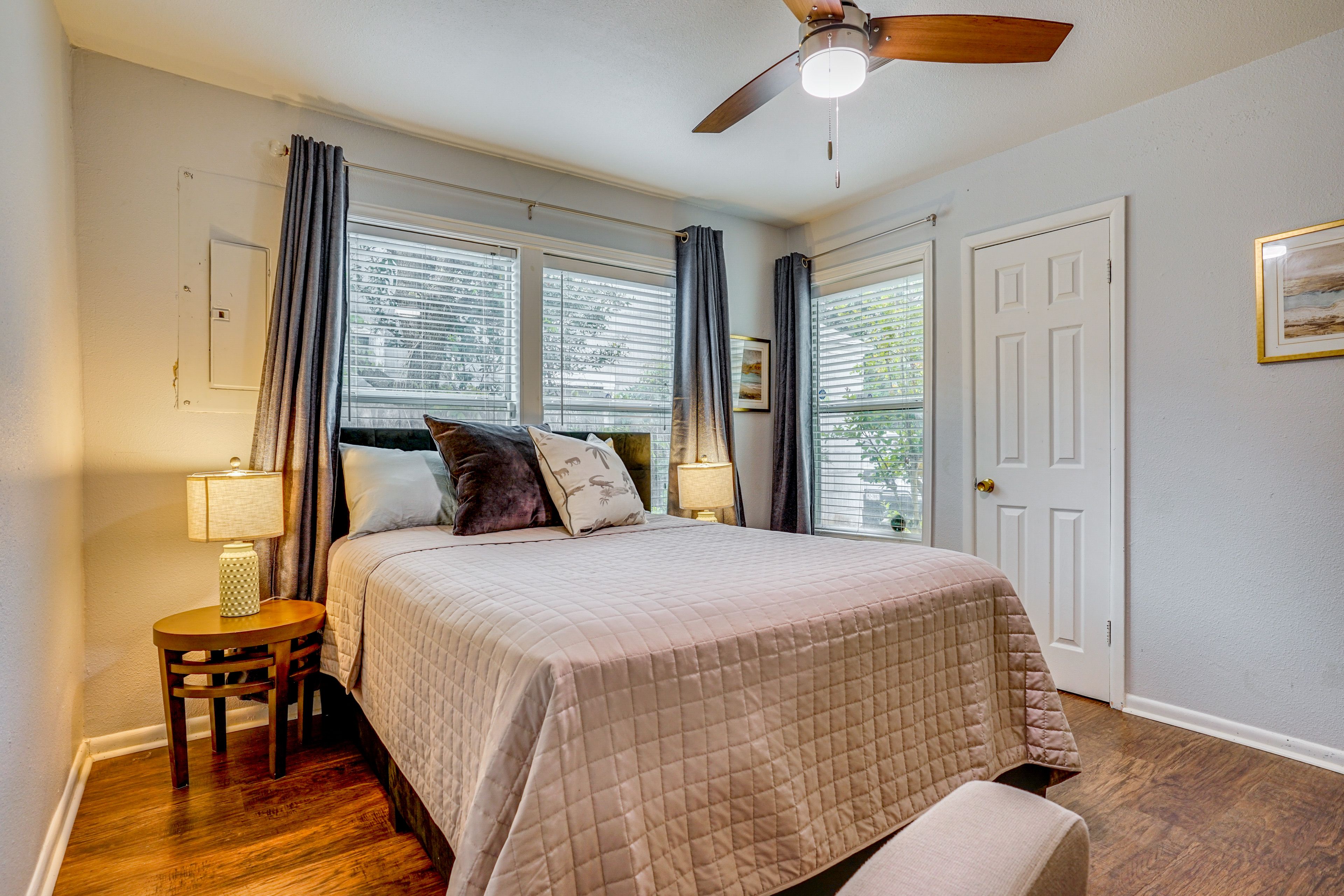 Bedroom 3 | Queen Bed