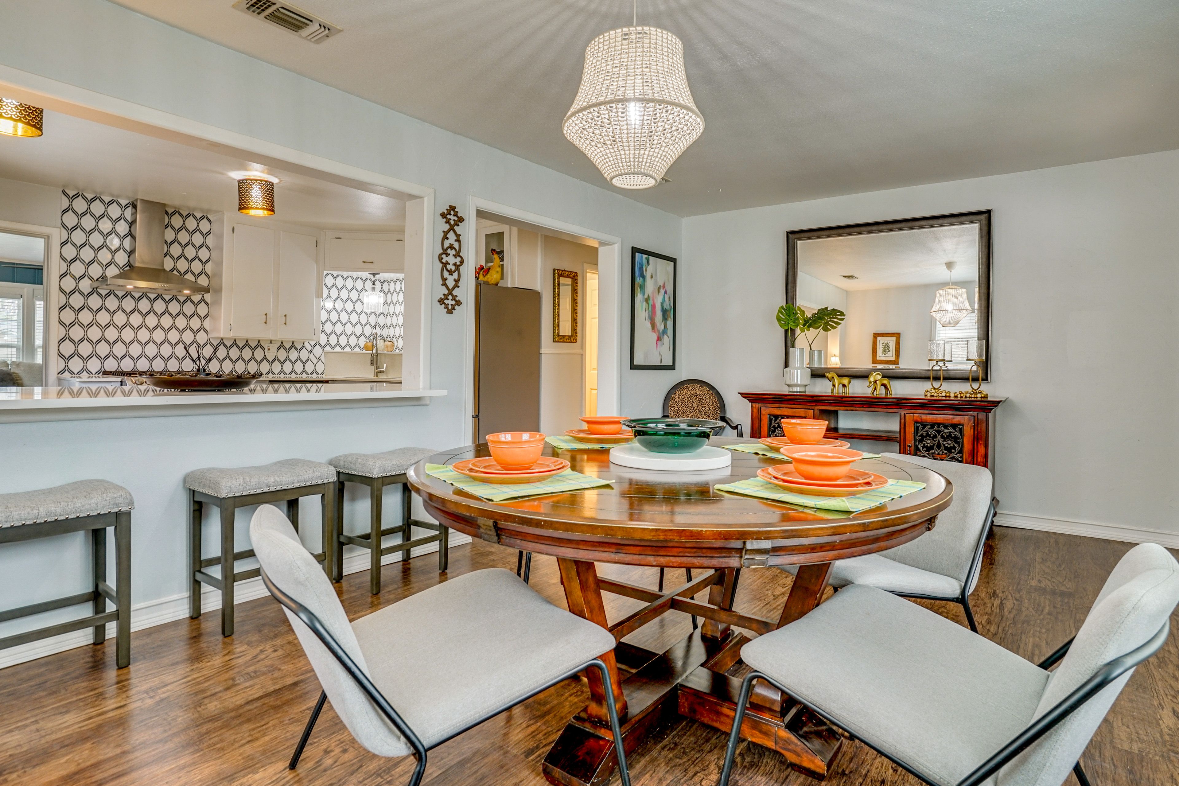 Dining Area/Breakfast Bar