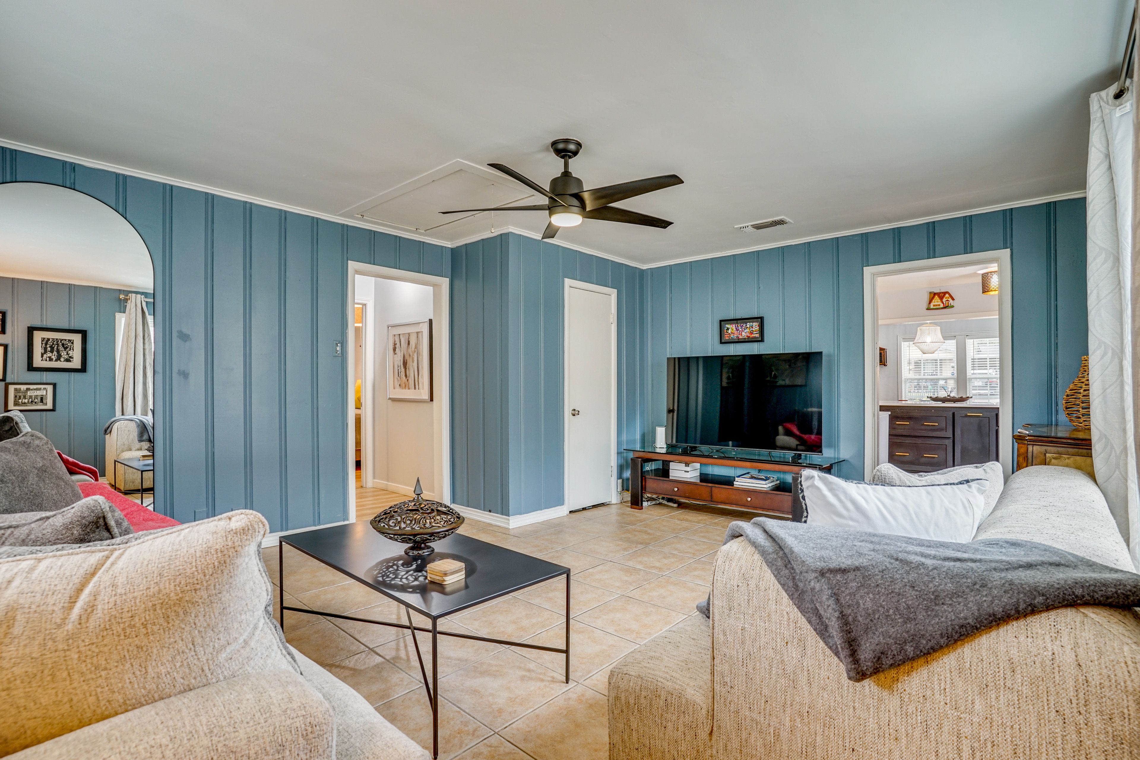 Living Room | Queen Sleeper Sofa