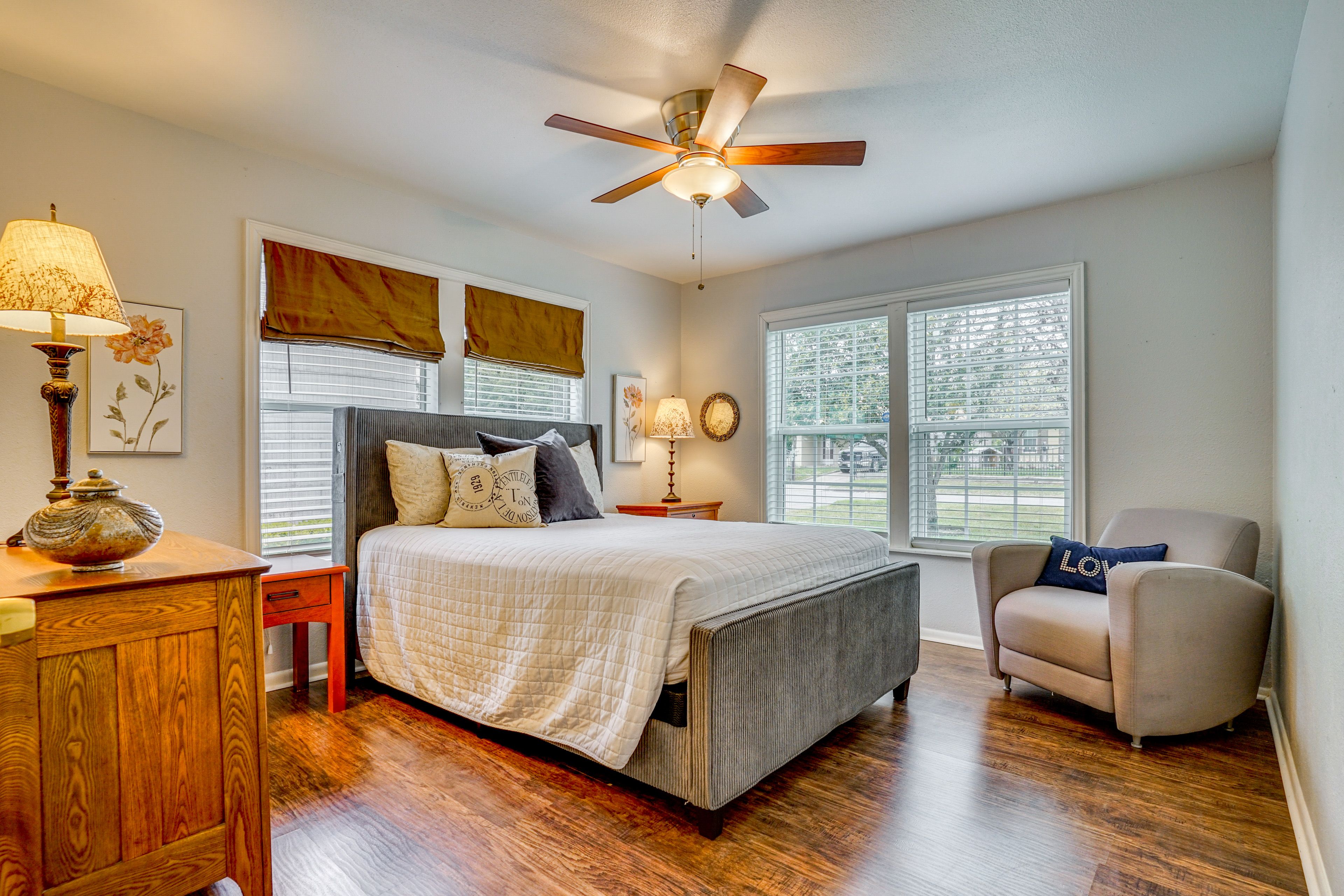 Bedroom 2 | Queen Bed