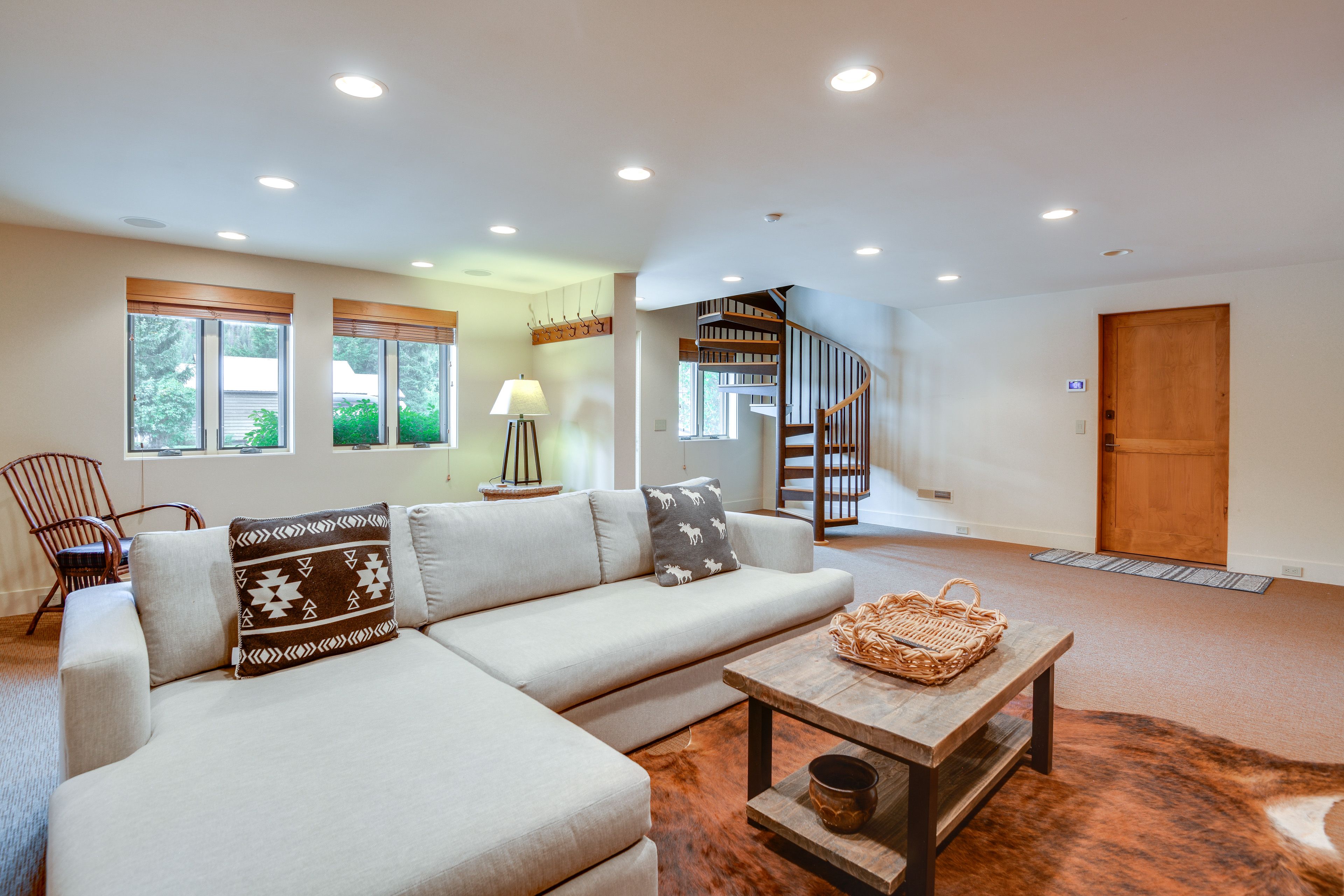Lounge | Lower Level