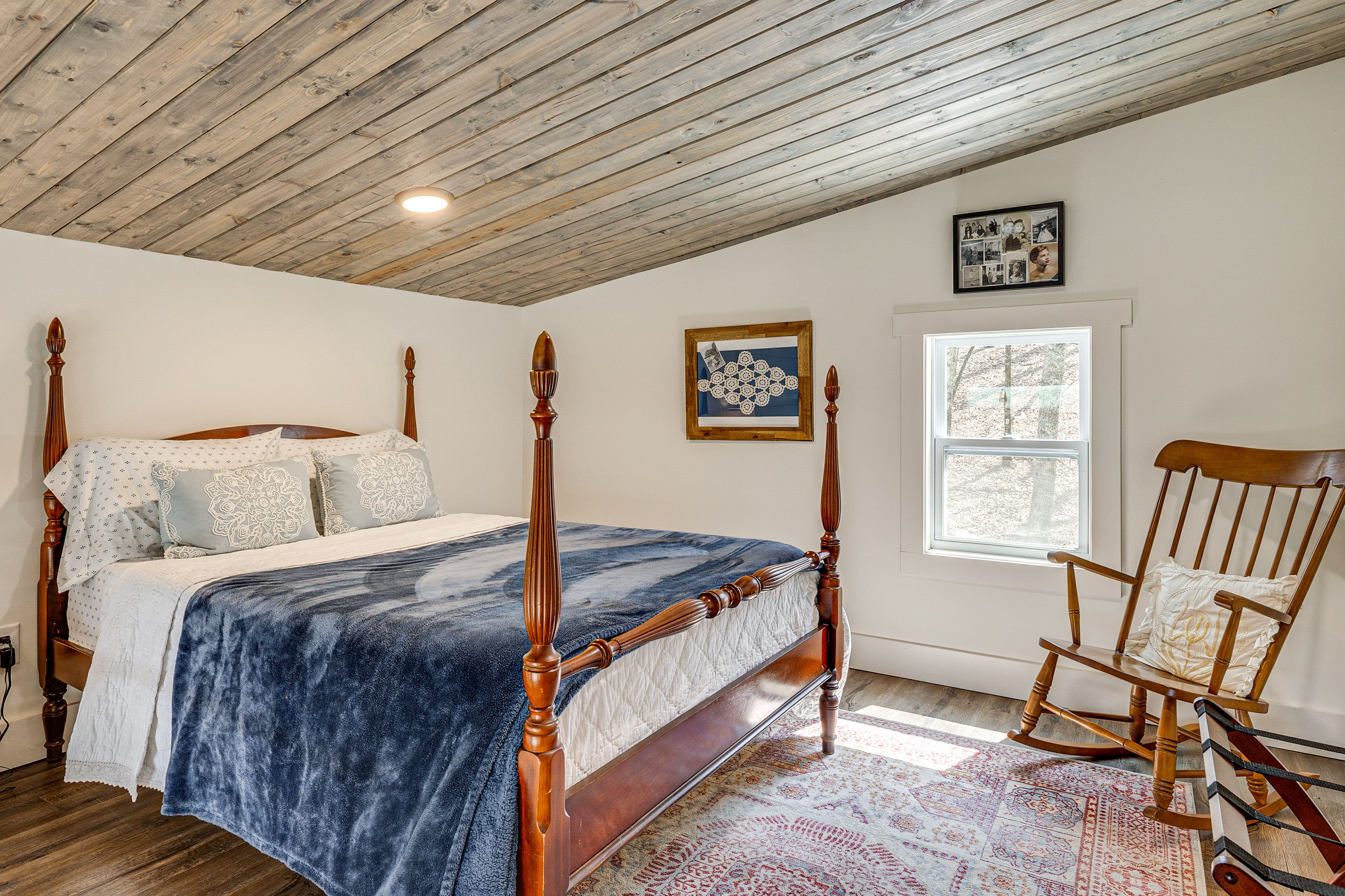 Lofted Bedroom | Full Bed