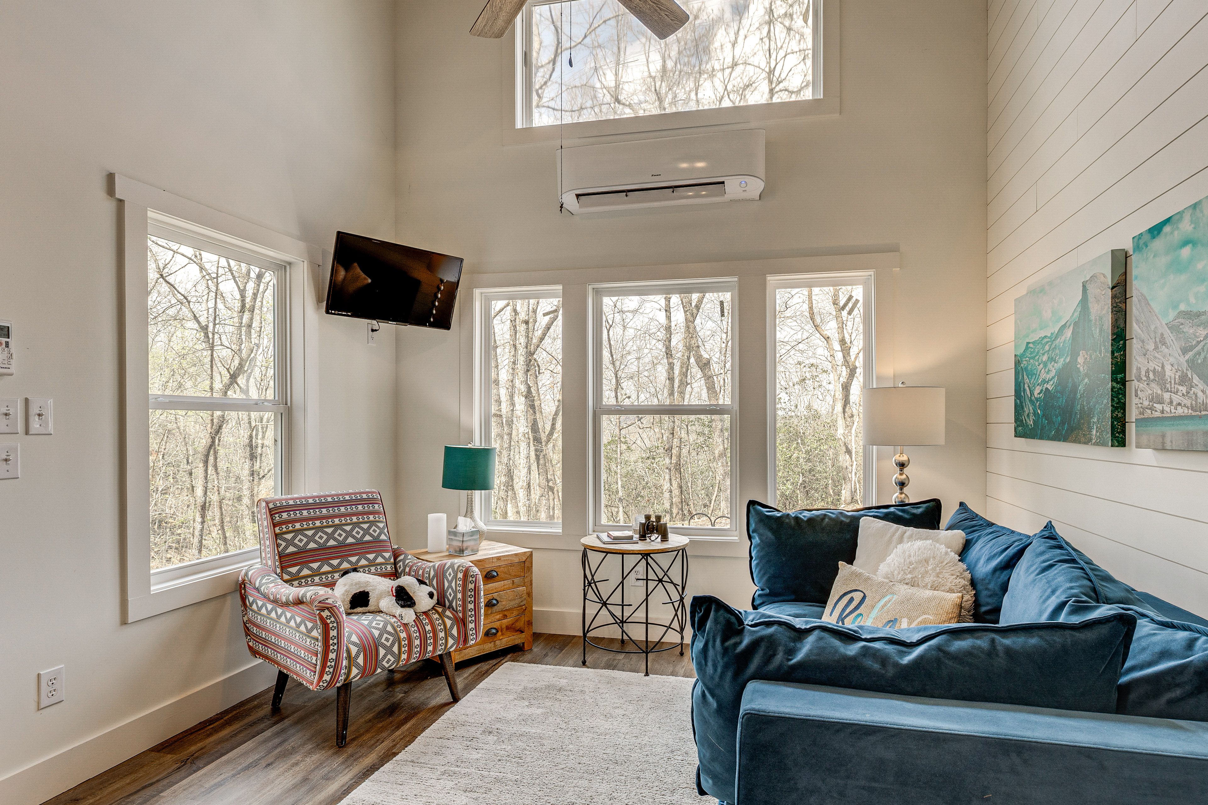 Living Room | Smart TV