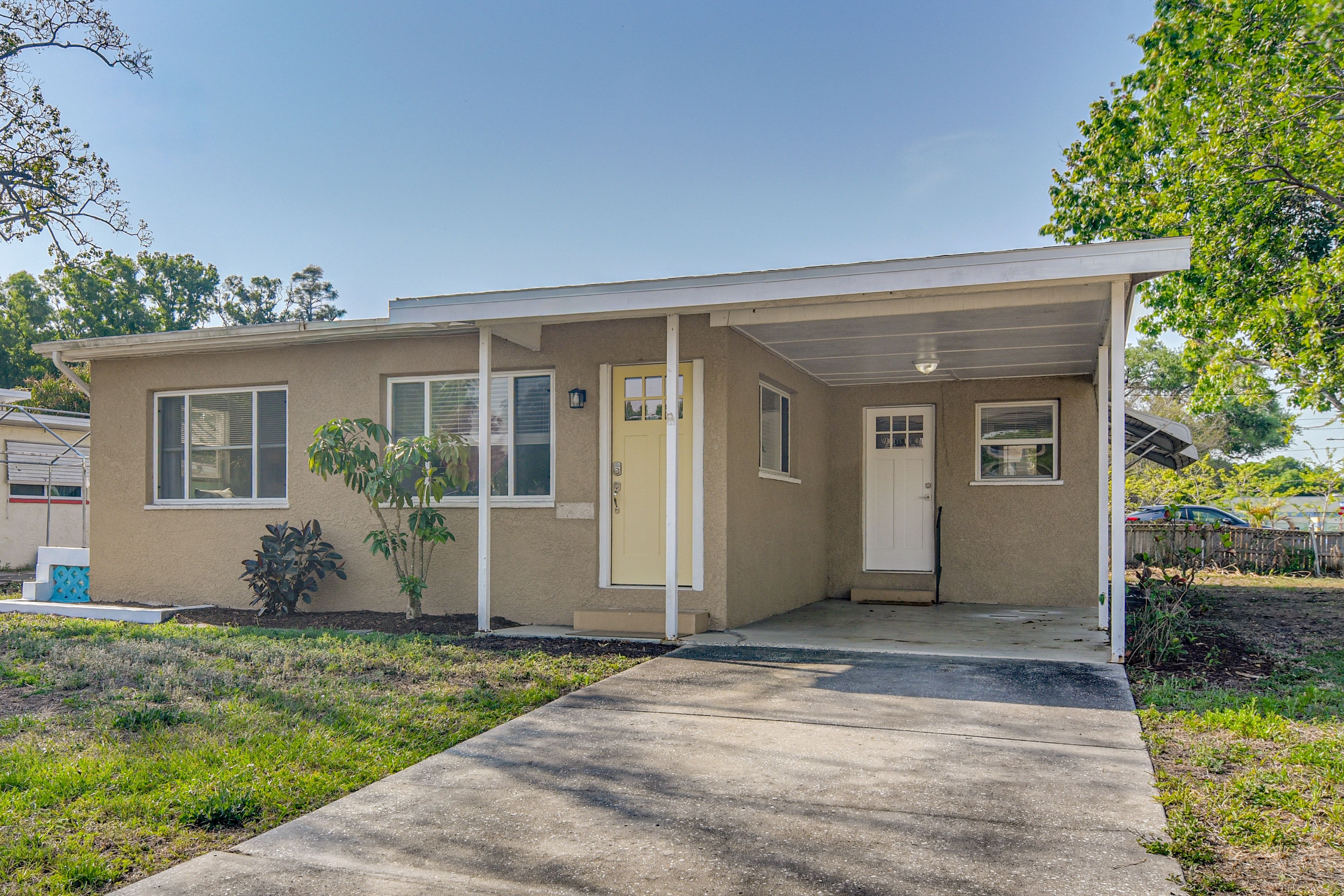 Parking | Carport (1 Vehicle) | Driveway (1 Vehicle)