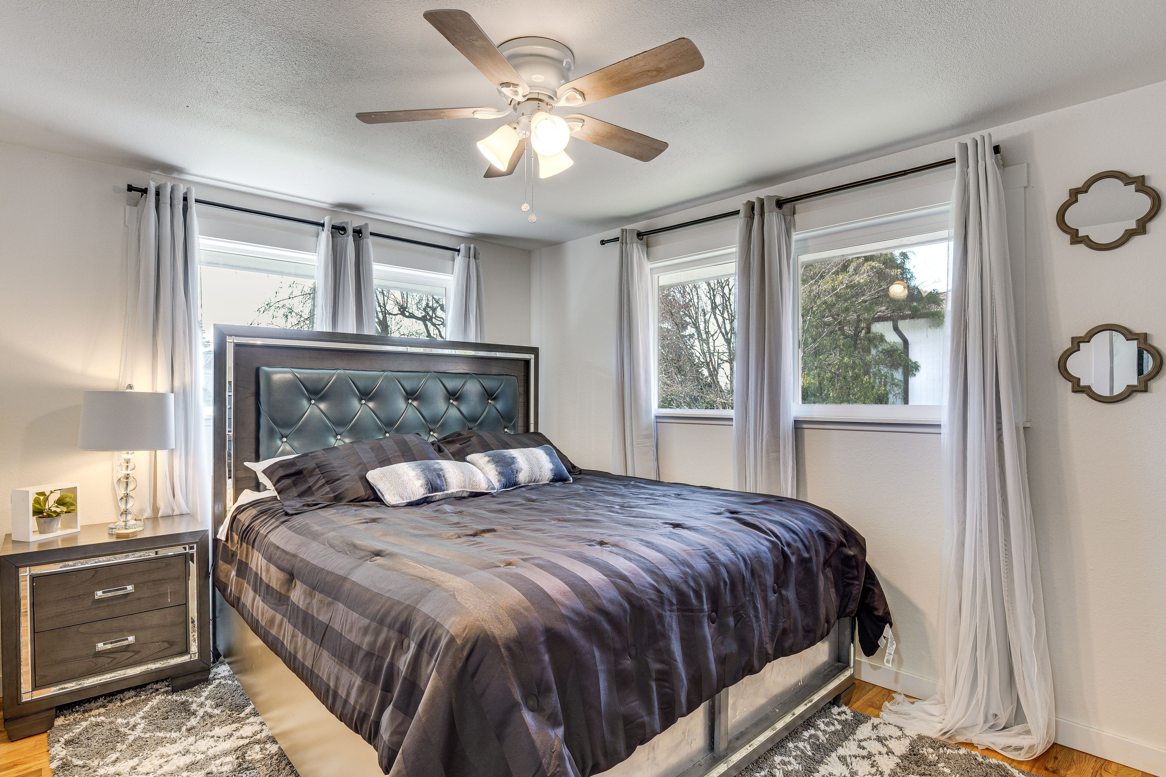 Bedroom 1 | King Bed