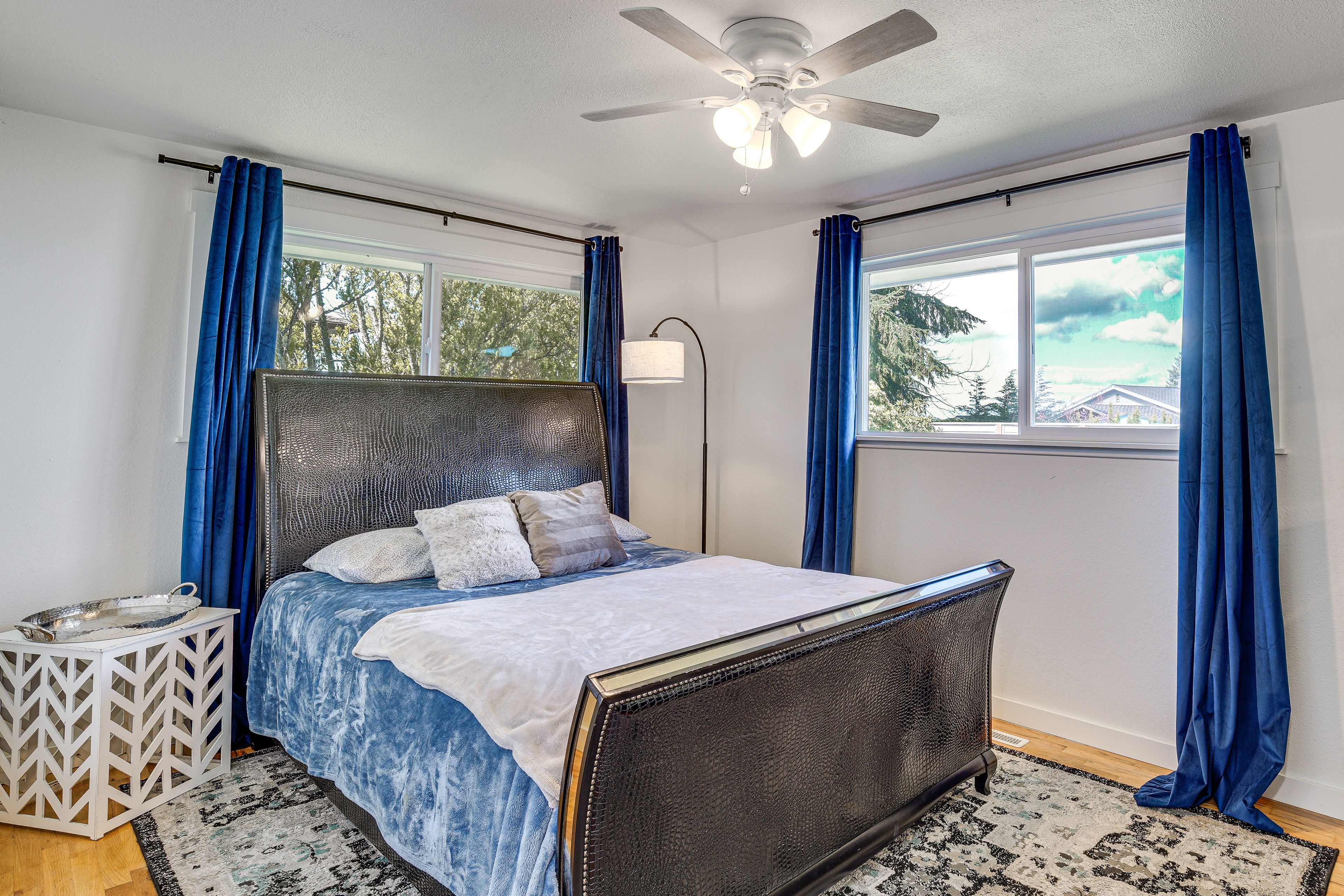 Bedroom 2 | Queen Bed