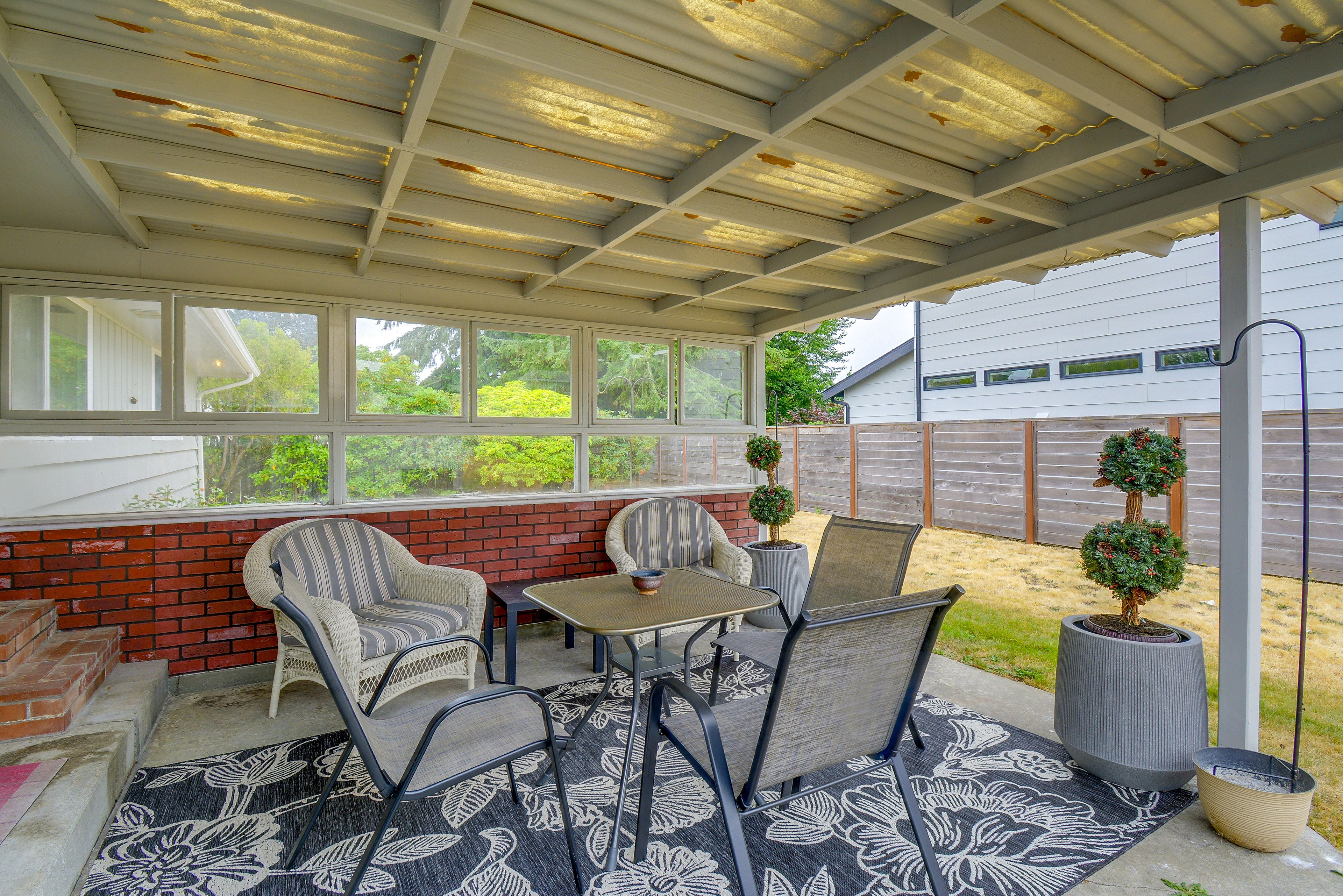 Private Yard | Covered Patio