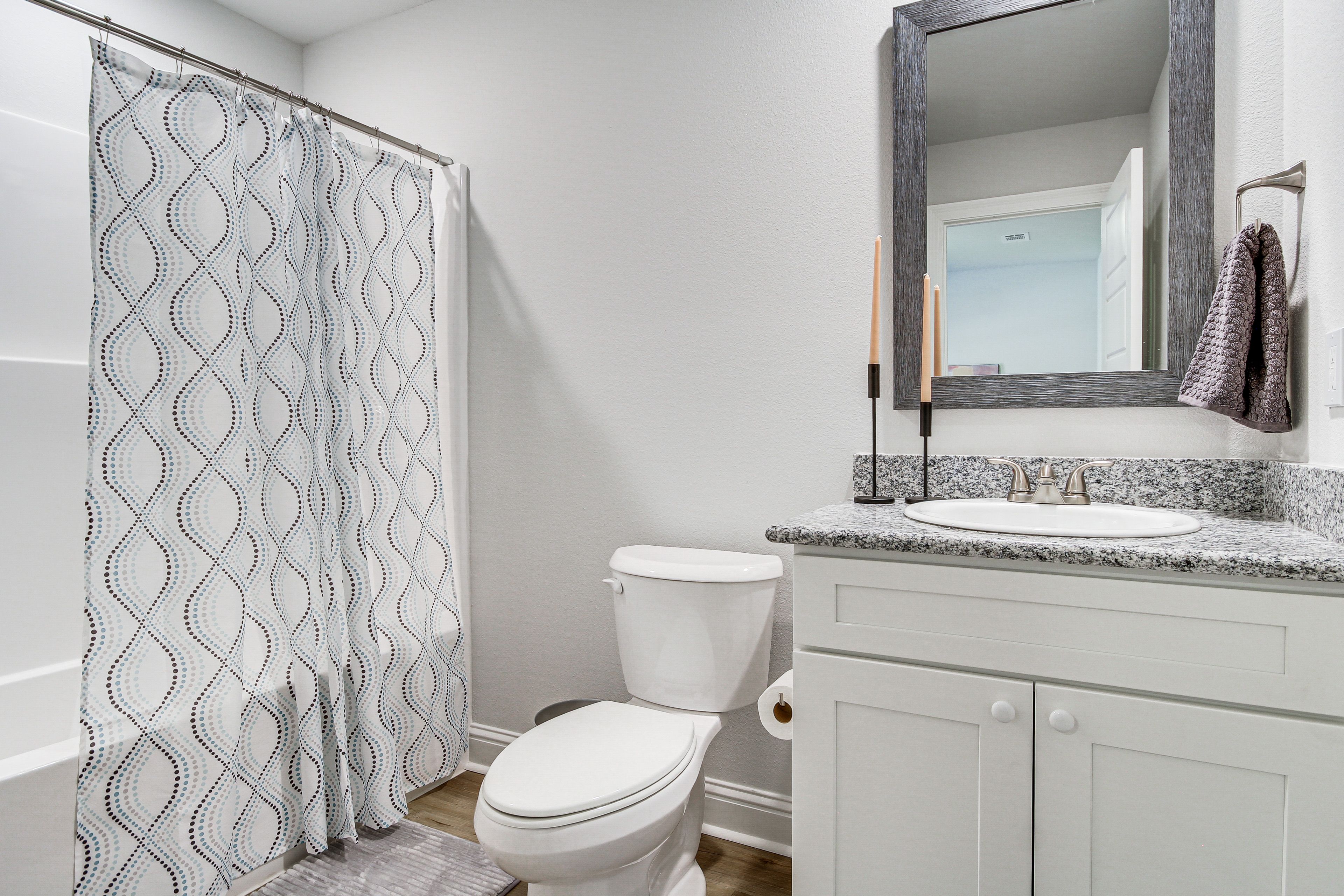 Full Bathroom | 2nd Floor