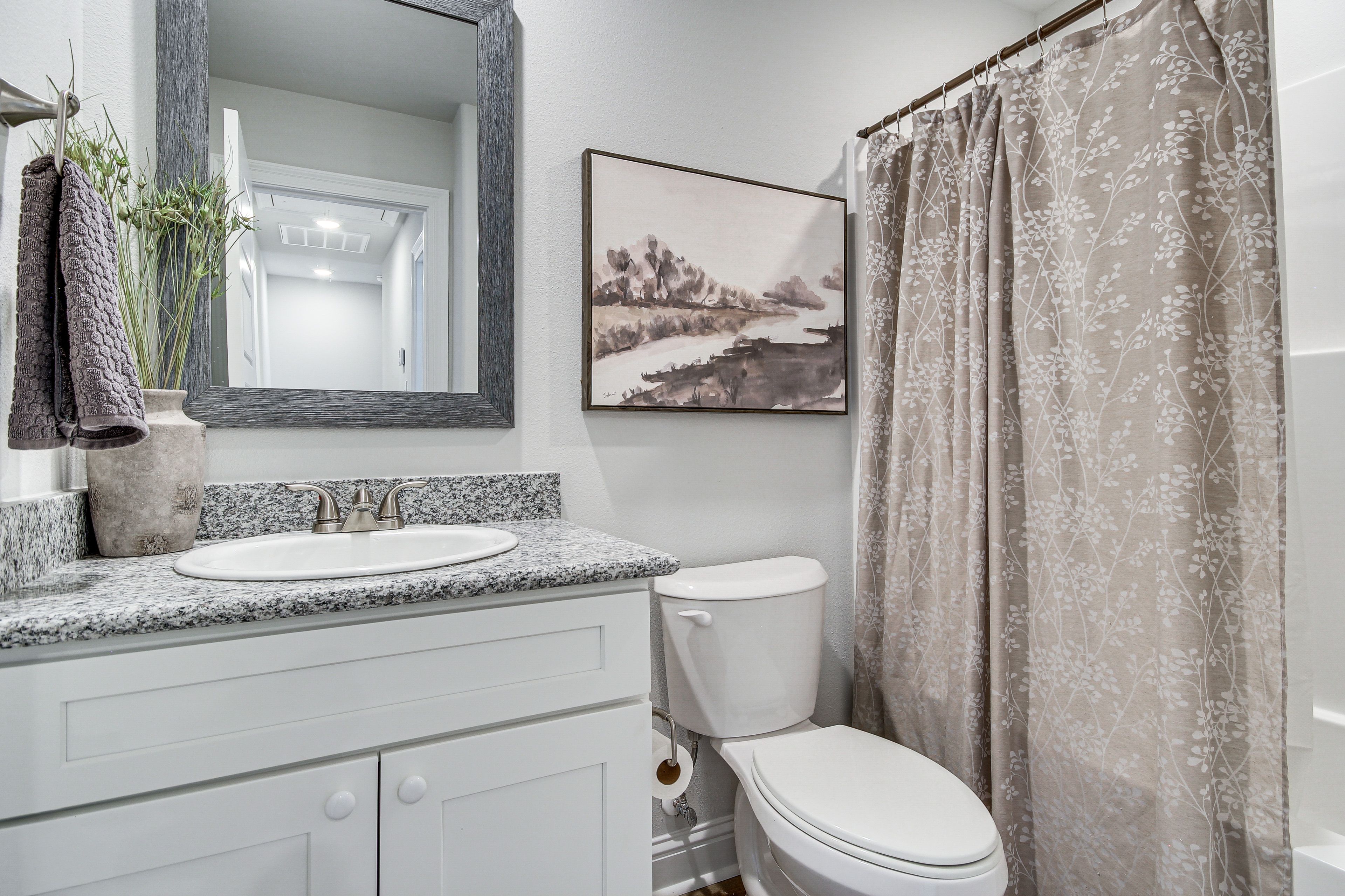 Full Bathroom | 2nd Floor