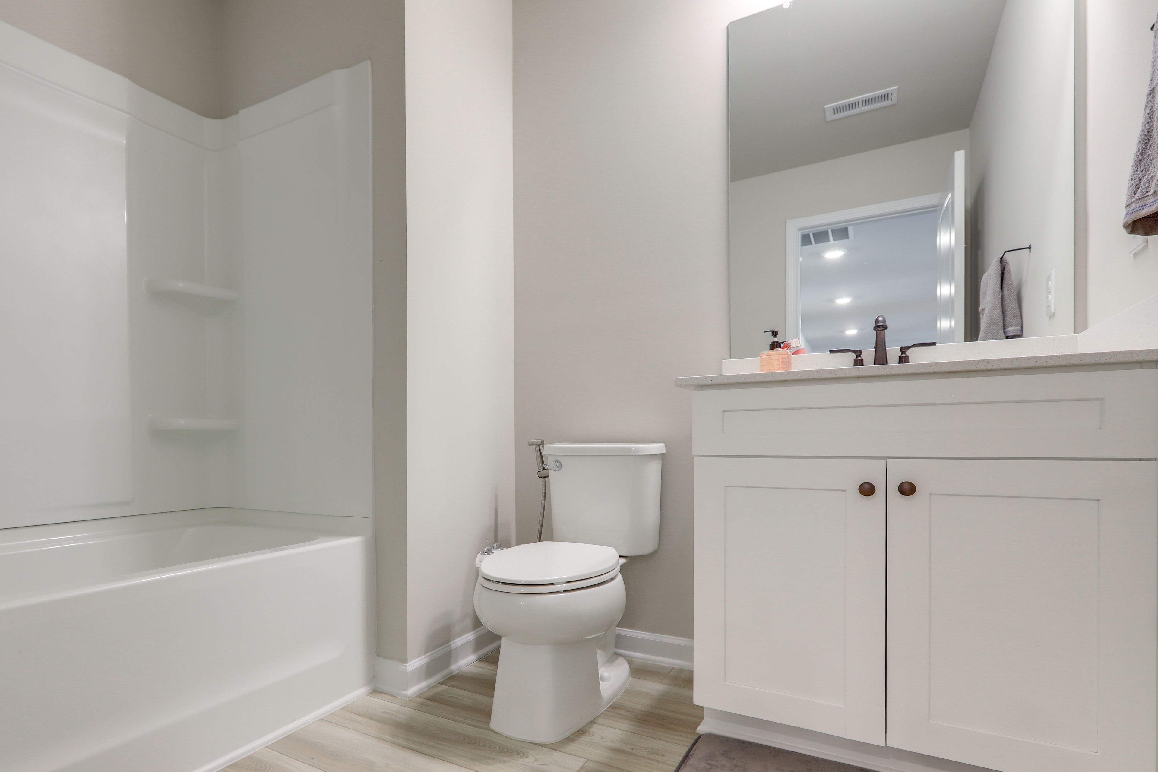 Full Bathroom | 2nd Floor