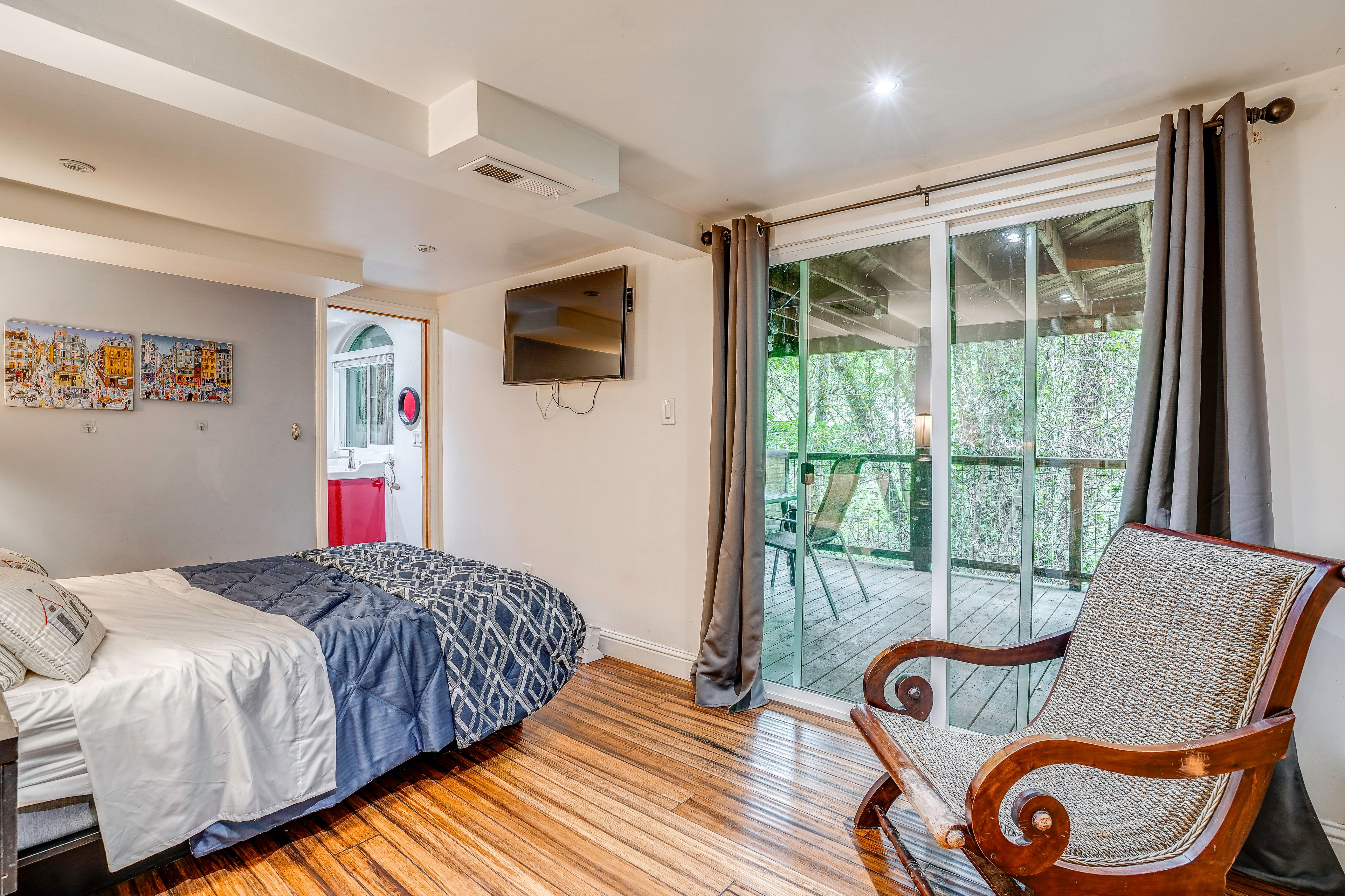 Bedroom 2 | Queen Bed