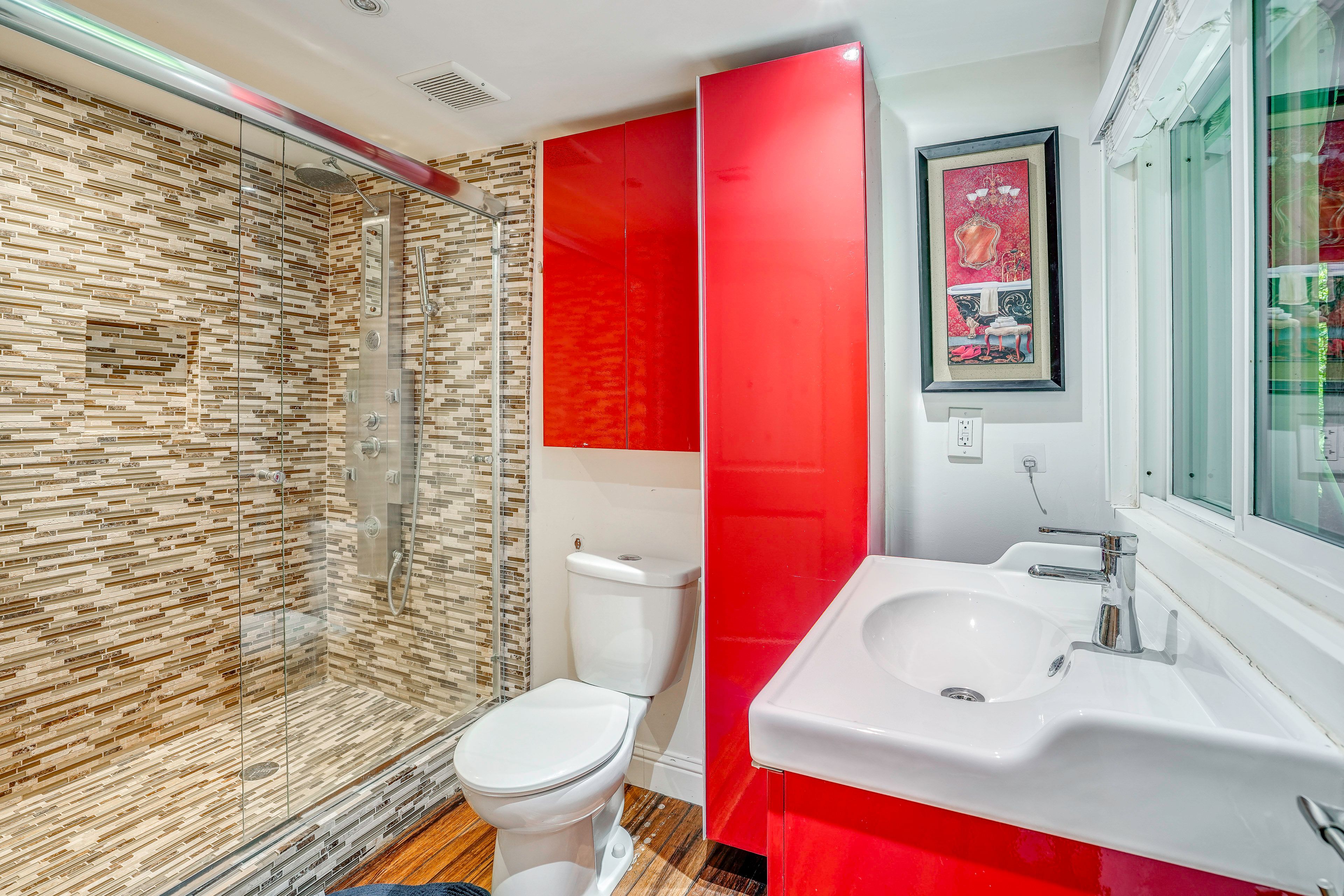 Full Bathroom
