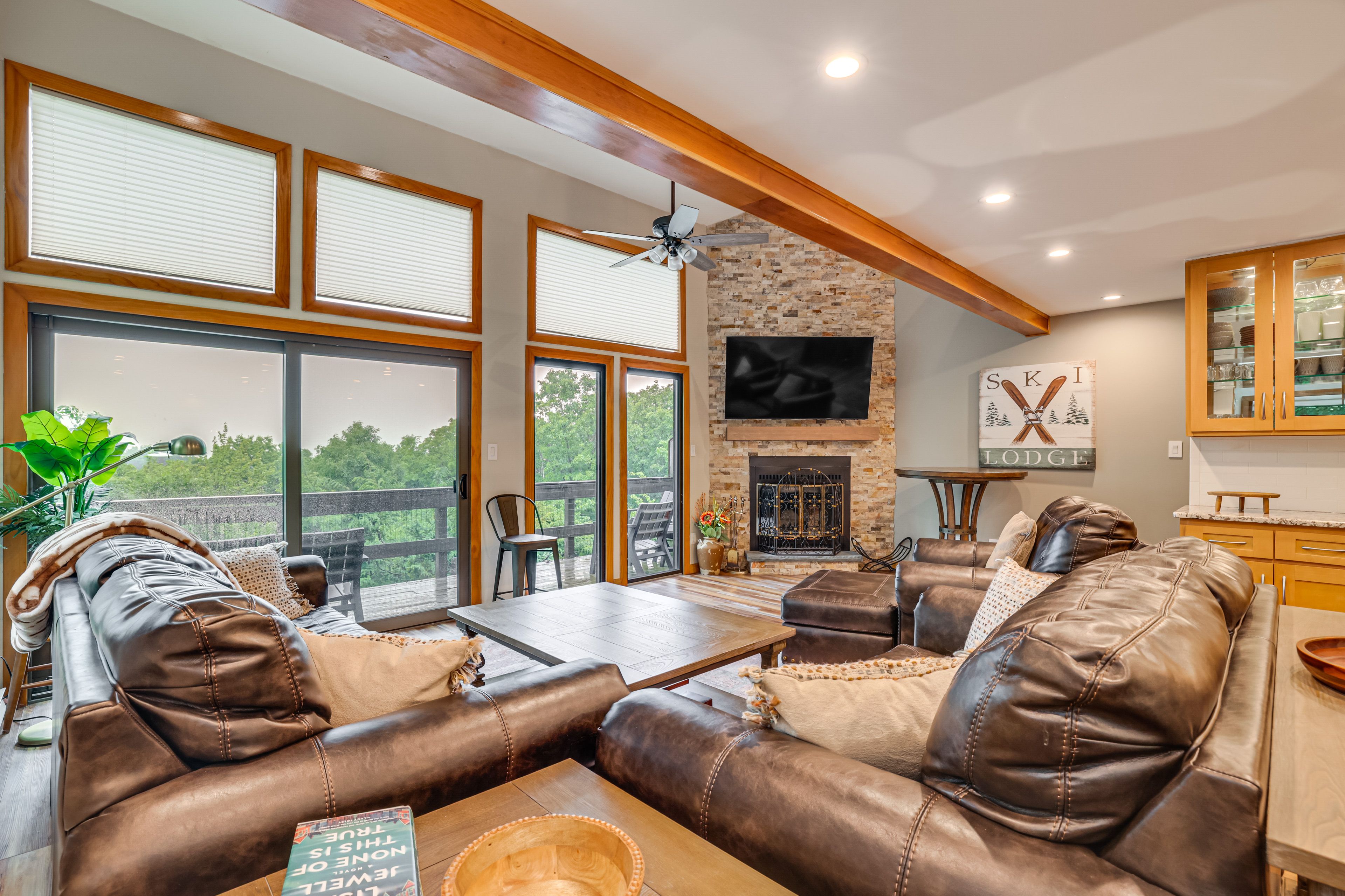 Tannersville Vacation Rental | 3BR | 3.5BA | 2,200 Sq Ft