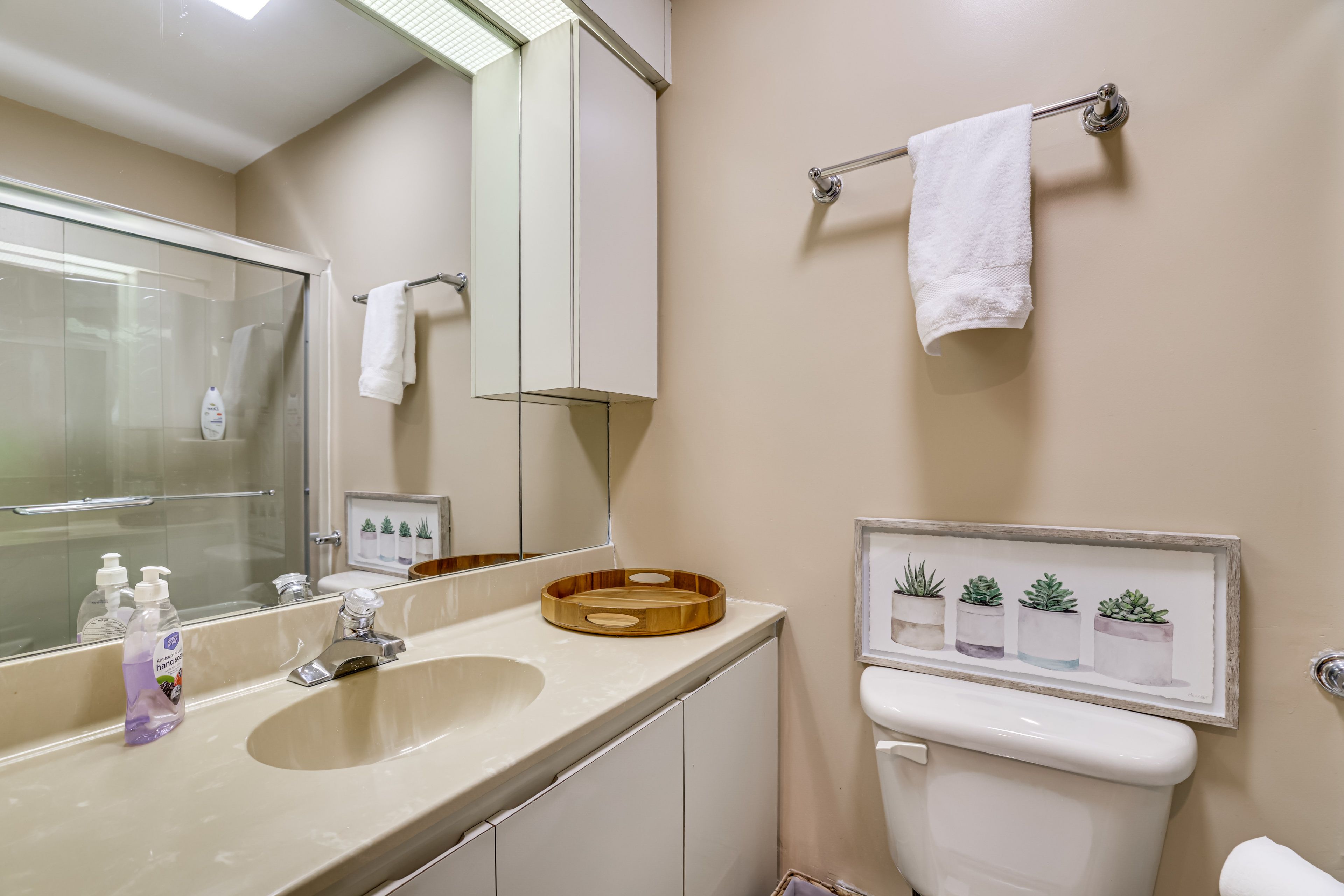 Bathroom | Upper Level