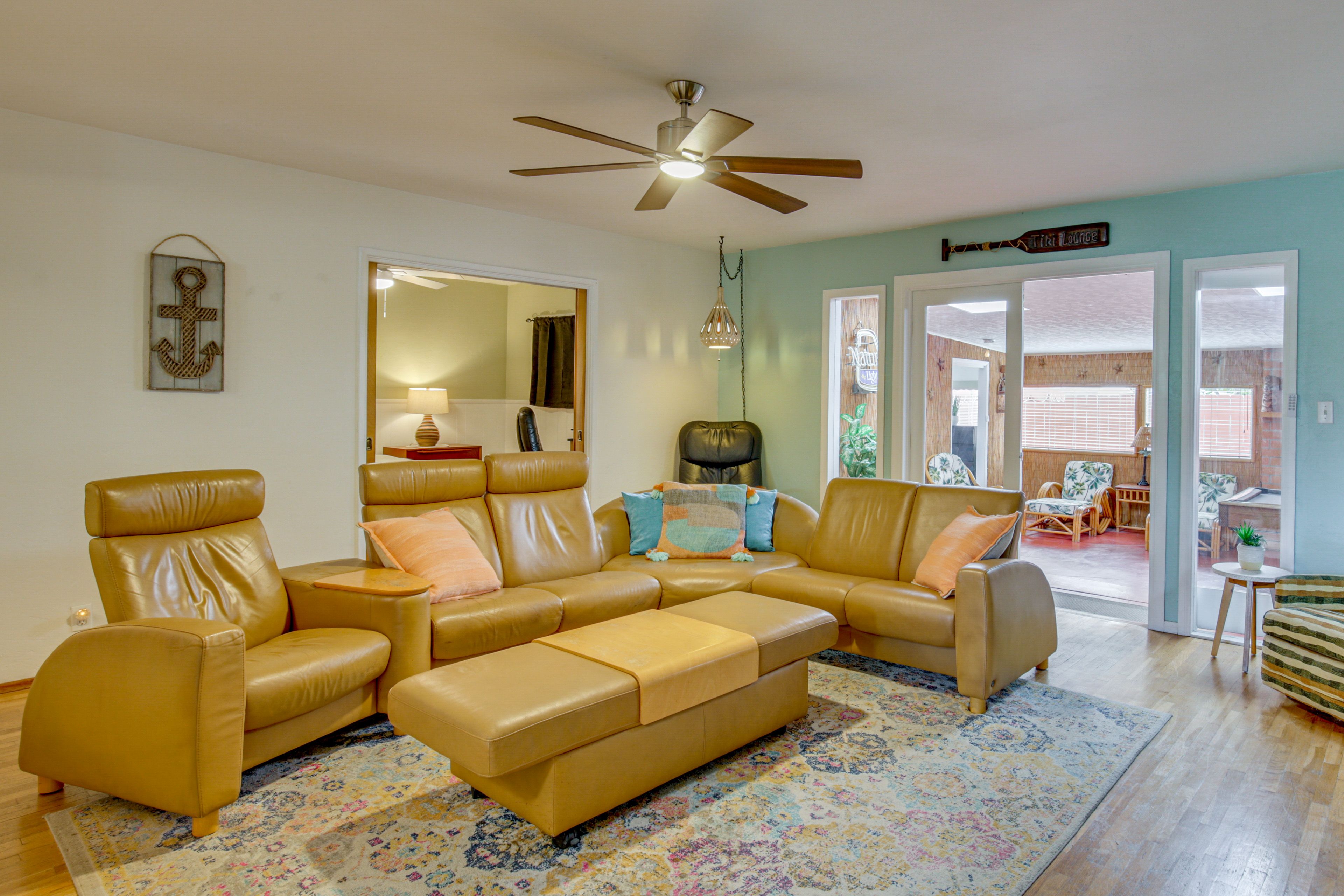 Living Room | Smart TV