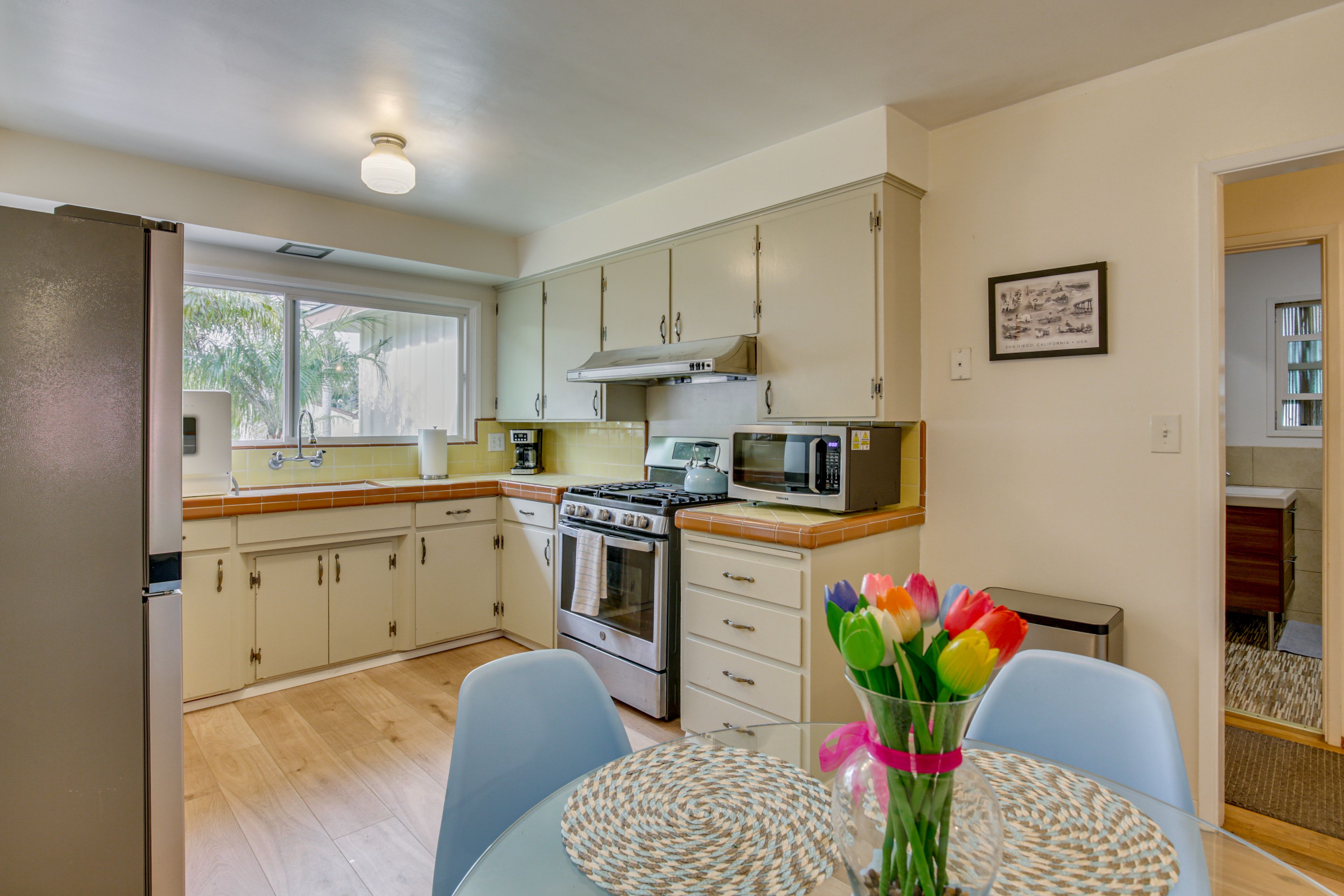 Kitchen | Dining Table