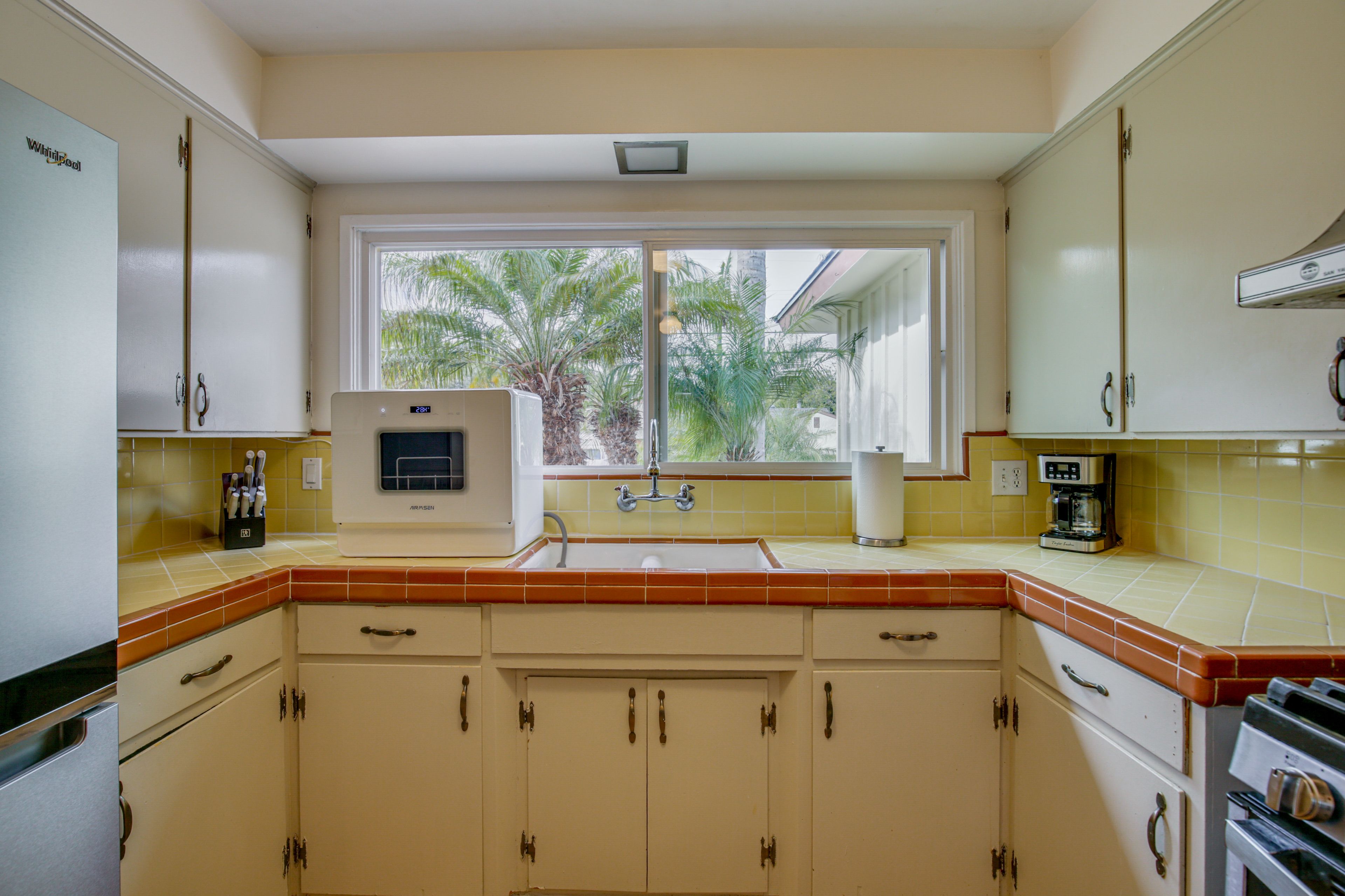 Kitchen | Microwave | Countertop Dishwasher