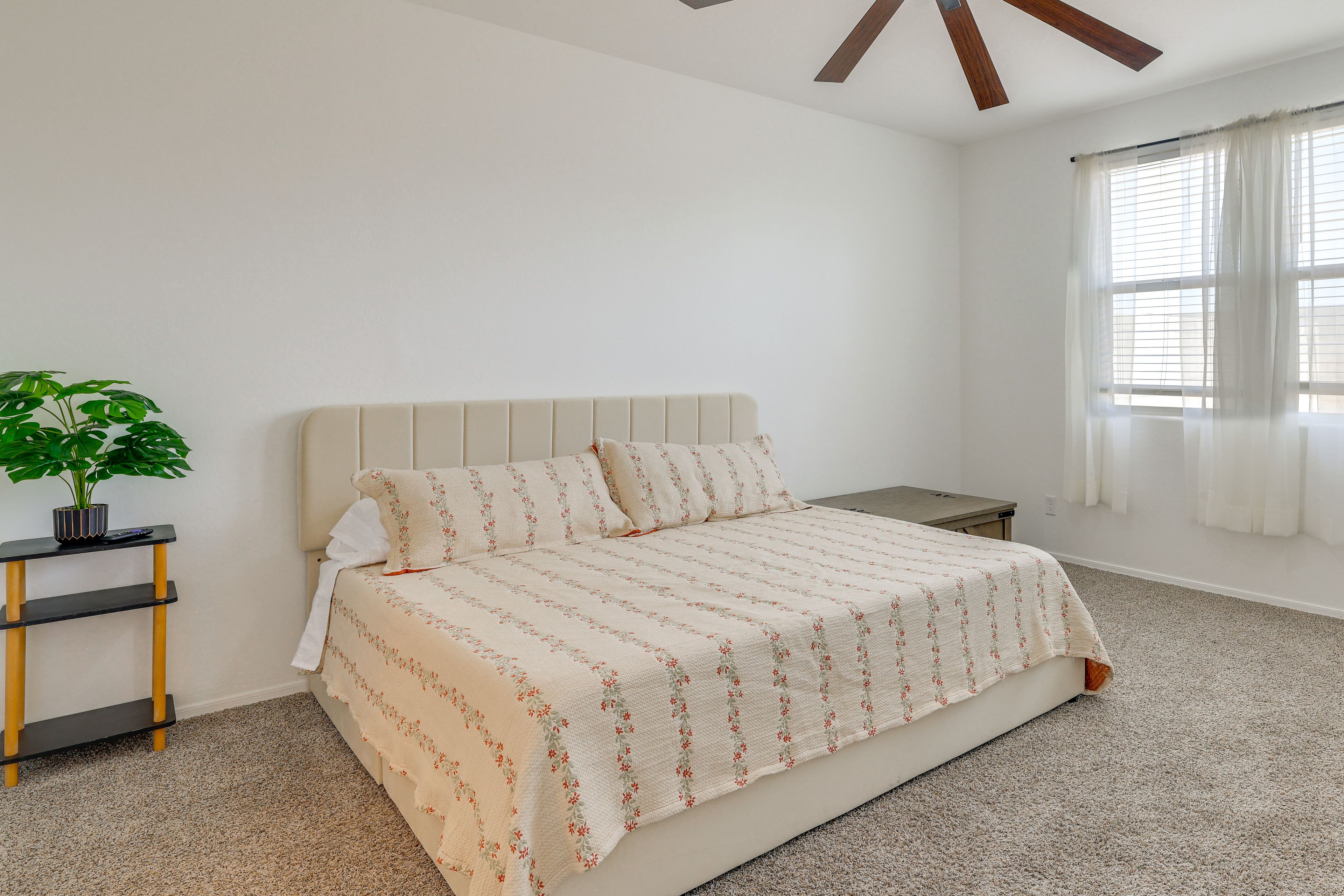 Bedroom | King Bed
