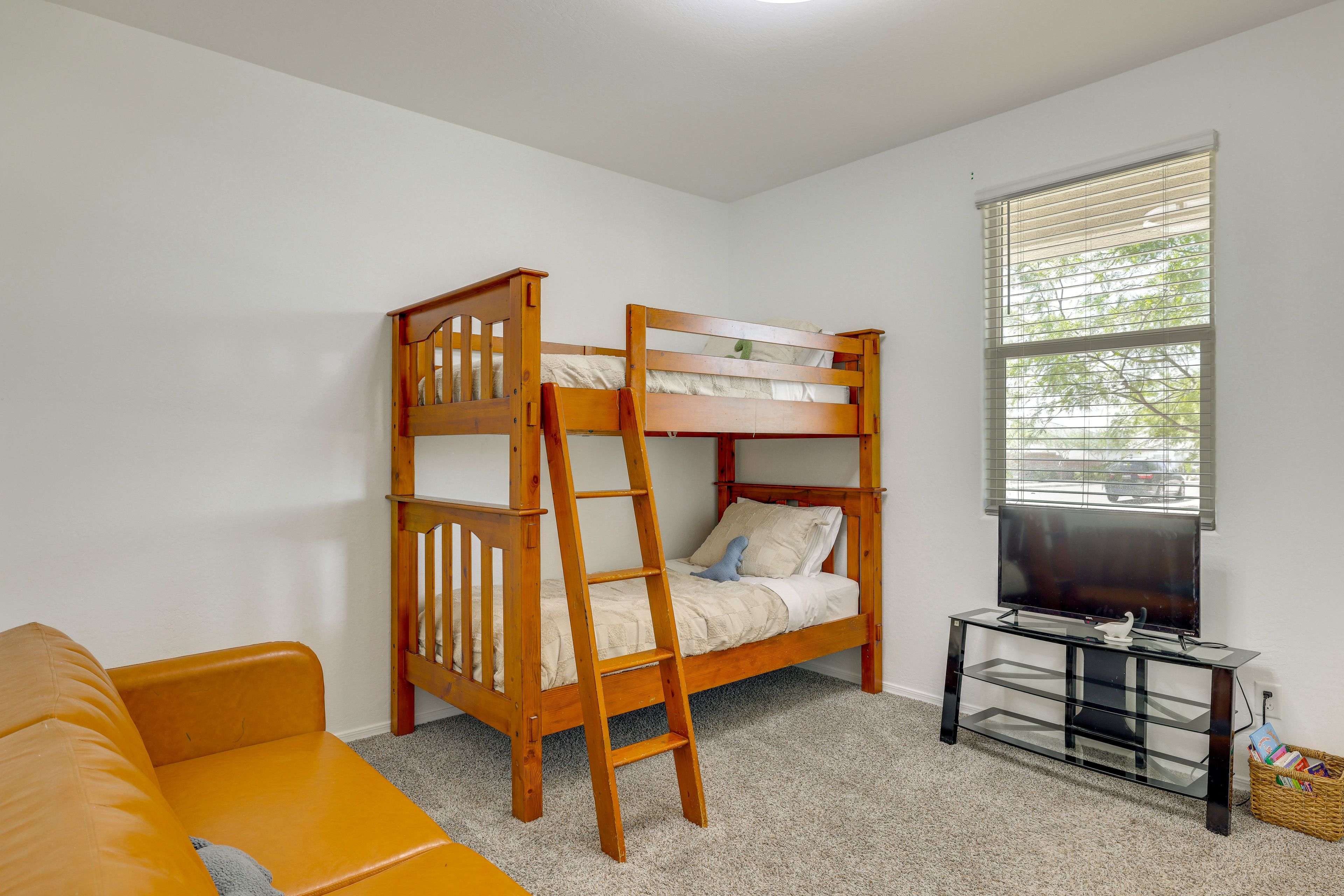 Bedroom | Twin Bunk Bed