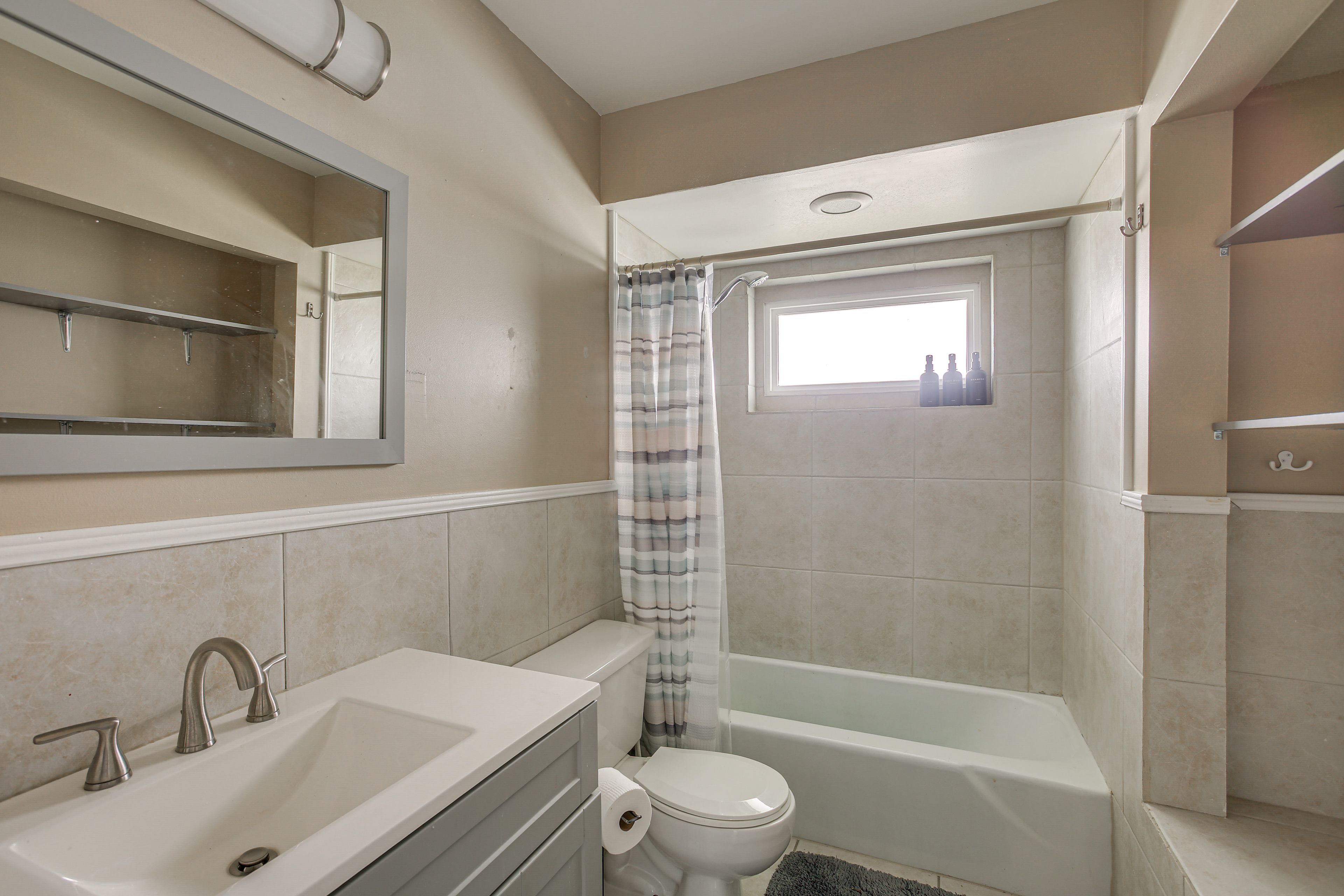 Full Bathroom