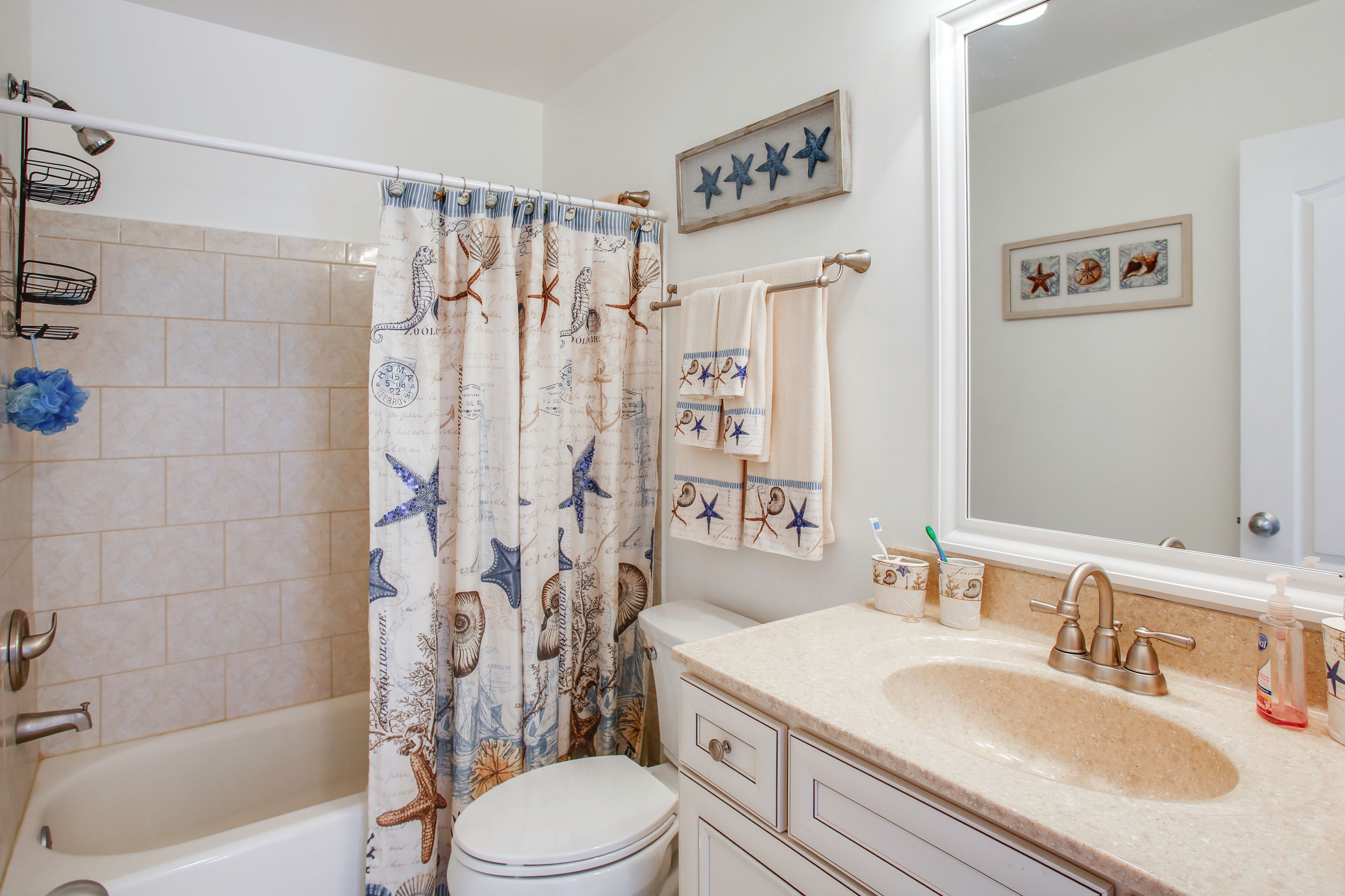 Full Bathroom | 2nd Floor