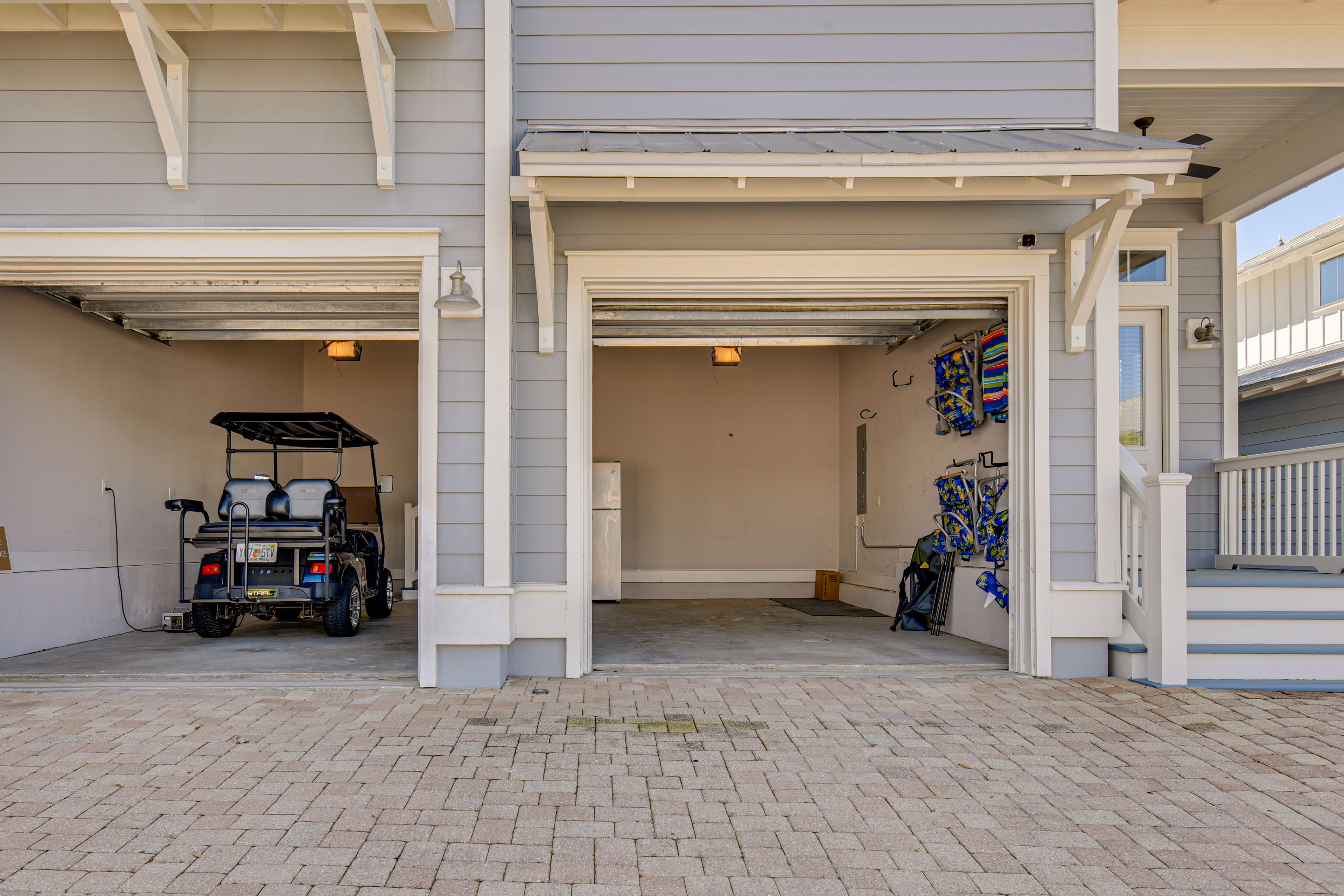 Parking | Garage (2 Vehicles) | Driveway (2 Vehicles)