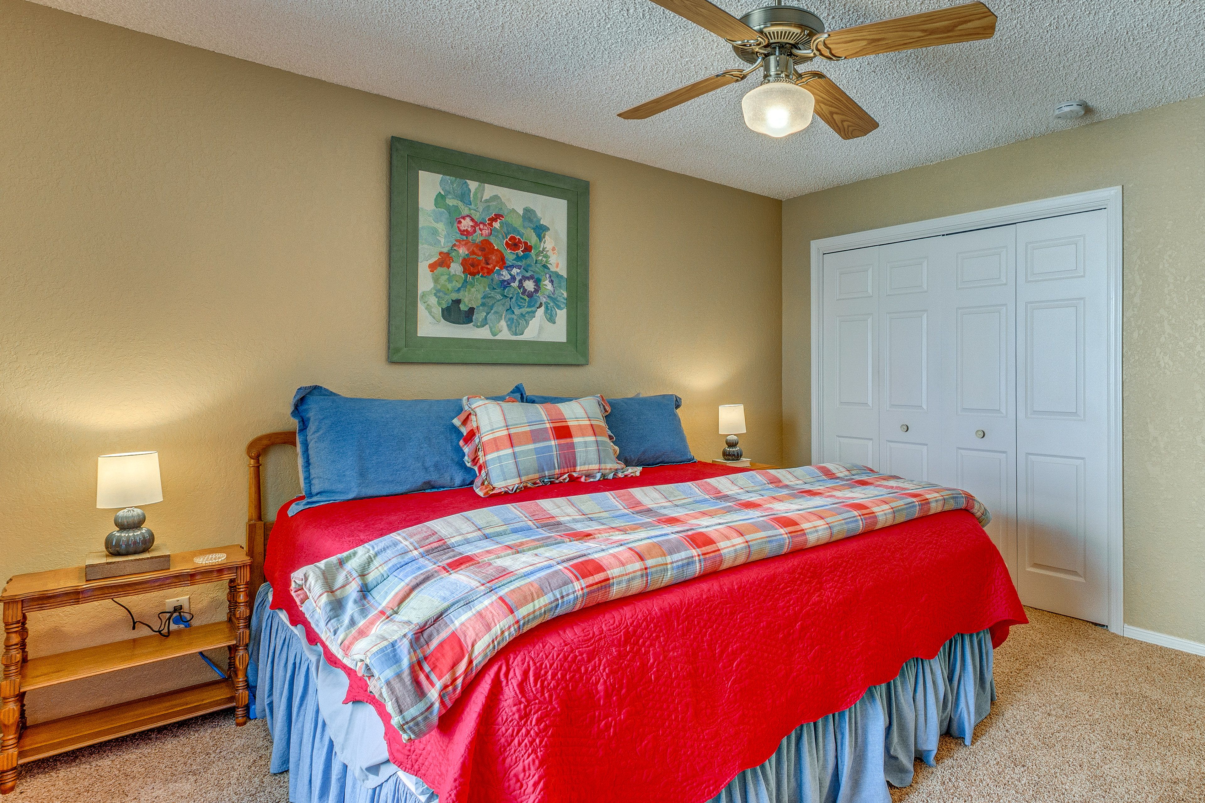 Bedroom 1 | King Bed