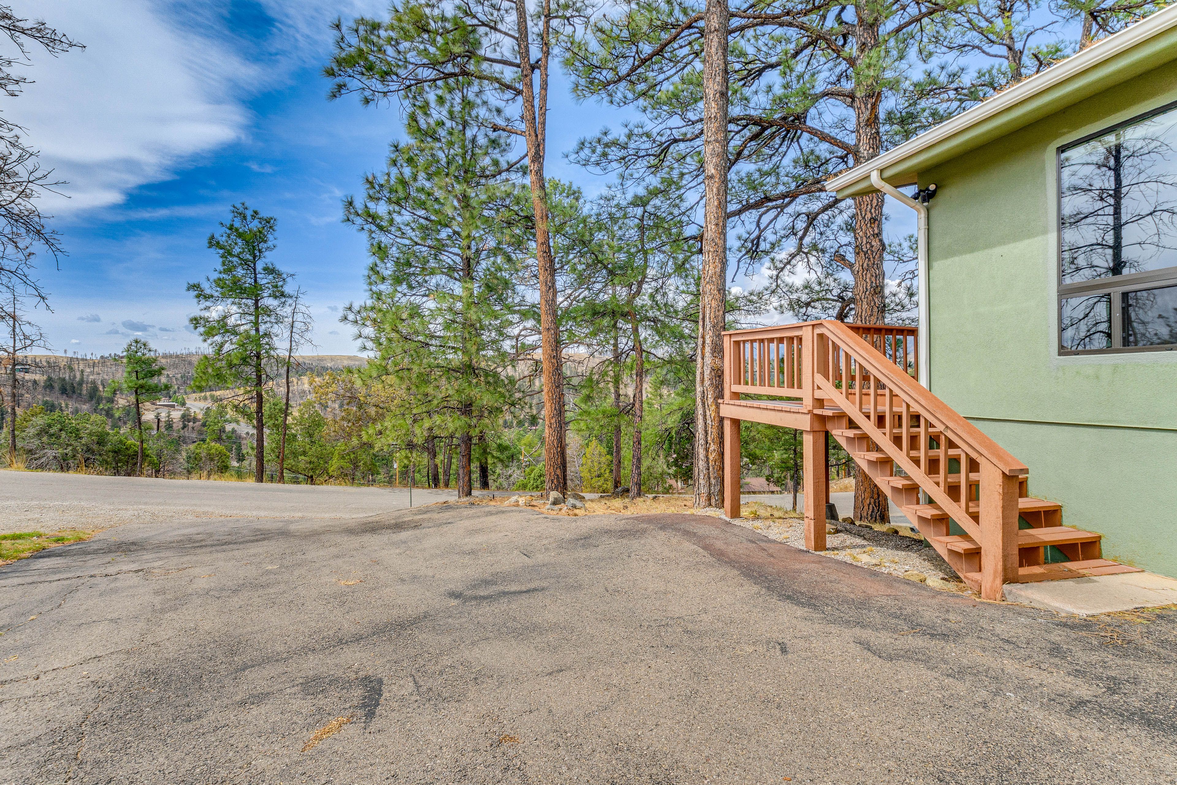 Driveway Parking | 3 Vehicles