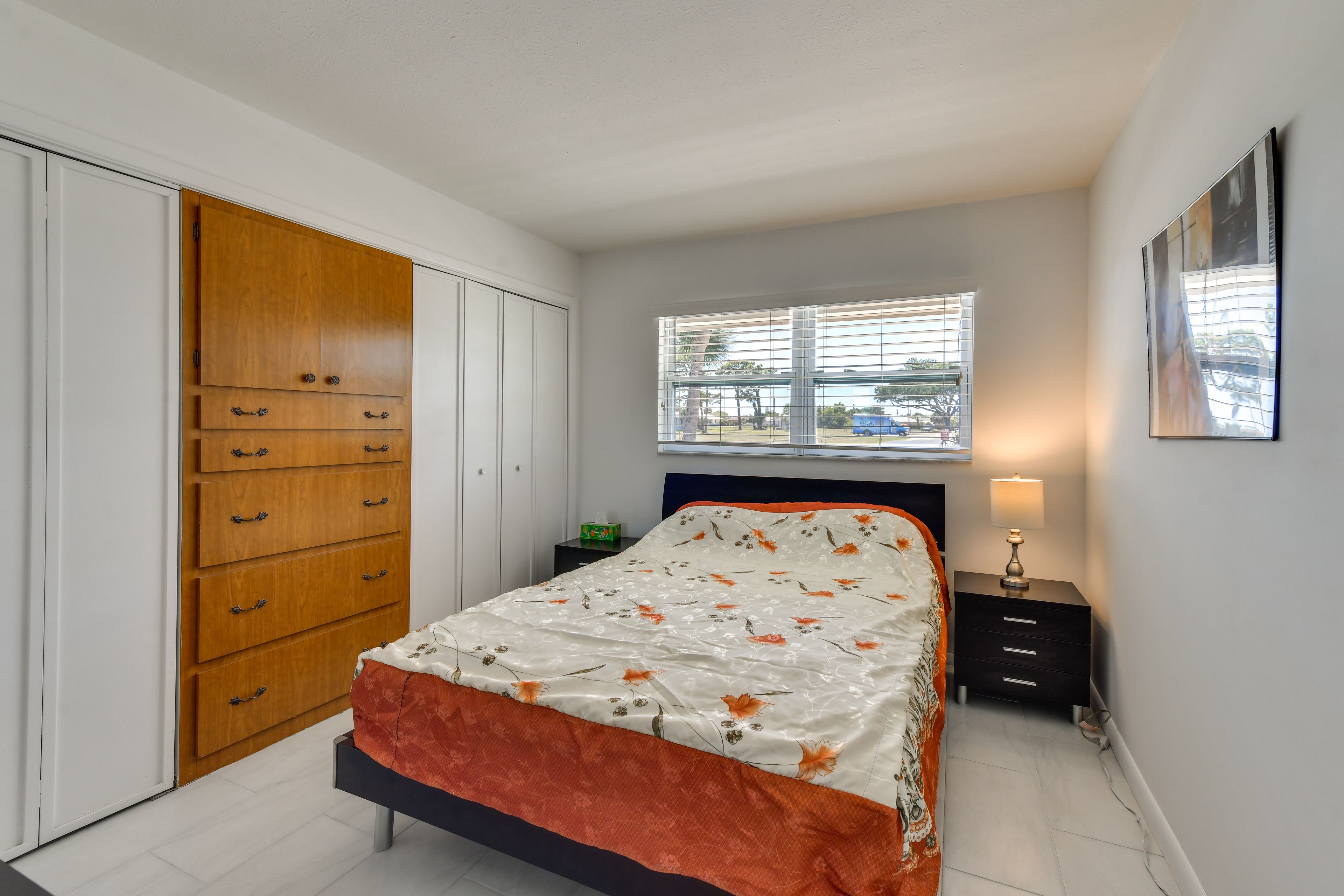Bedroom 2 | Queen Bed