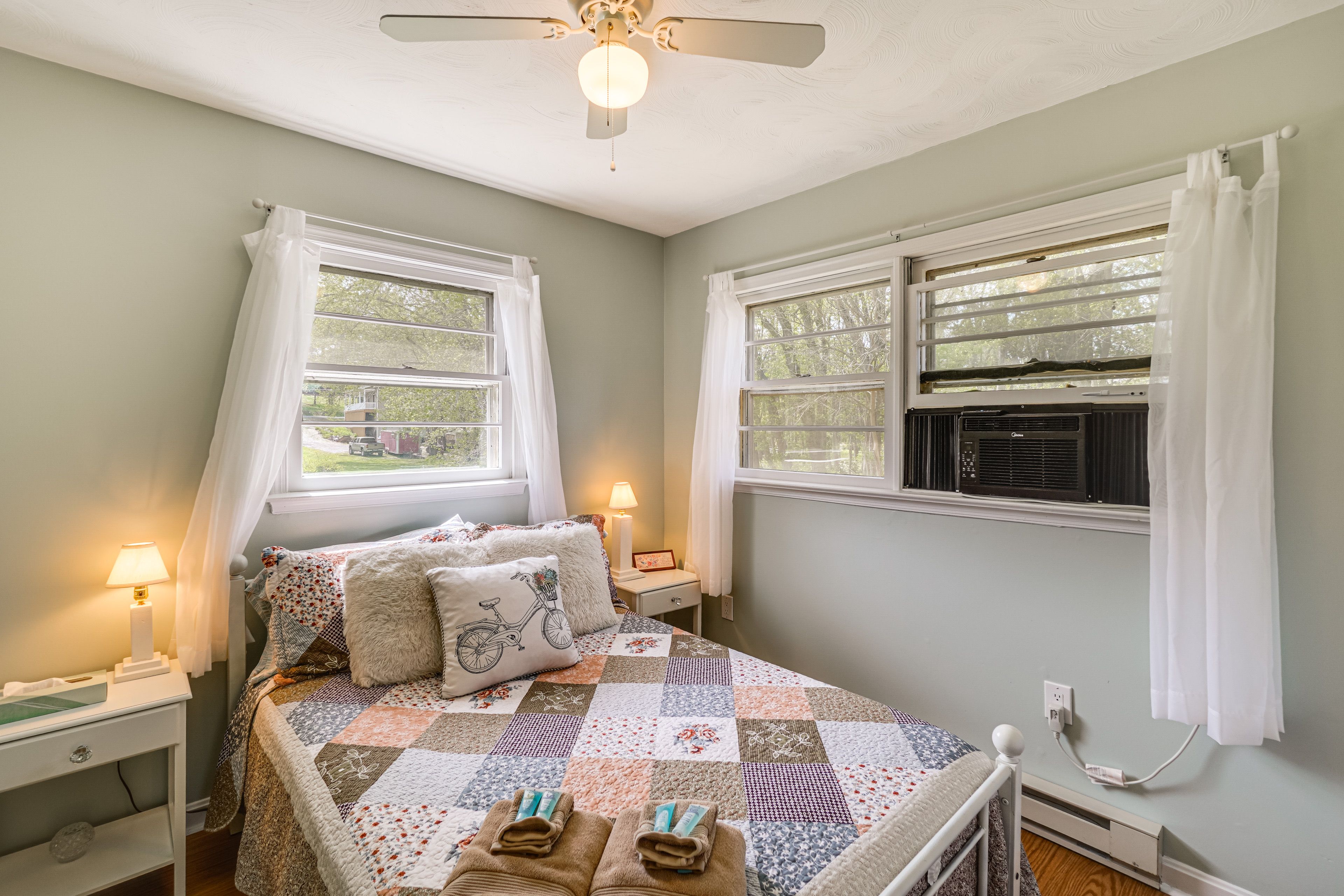 Bedroom 2 | Full Bed