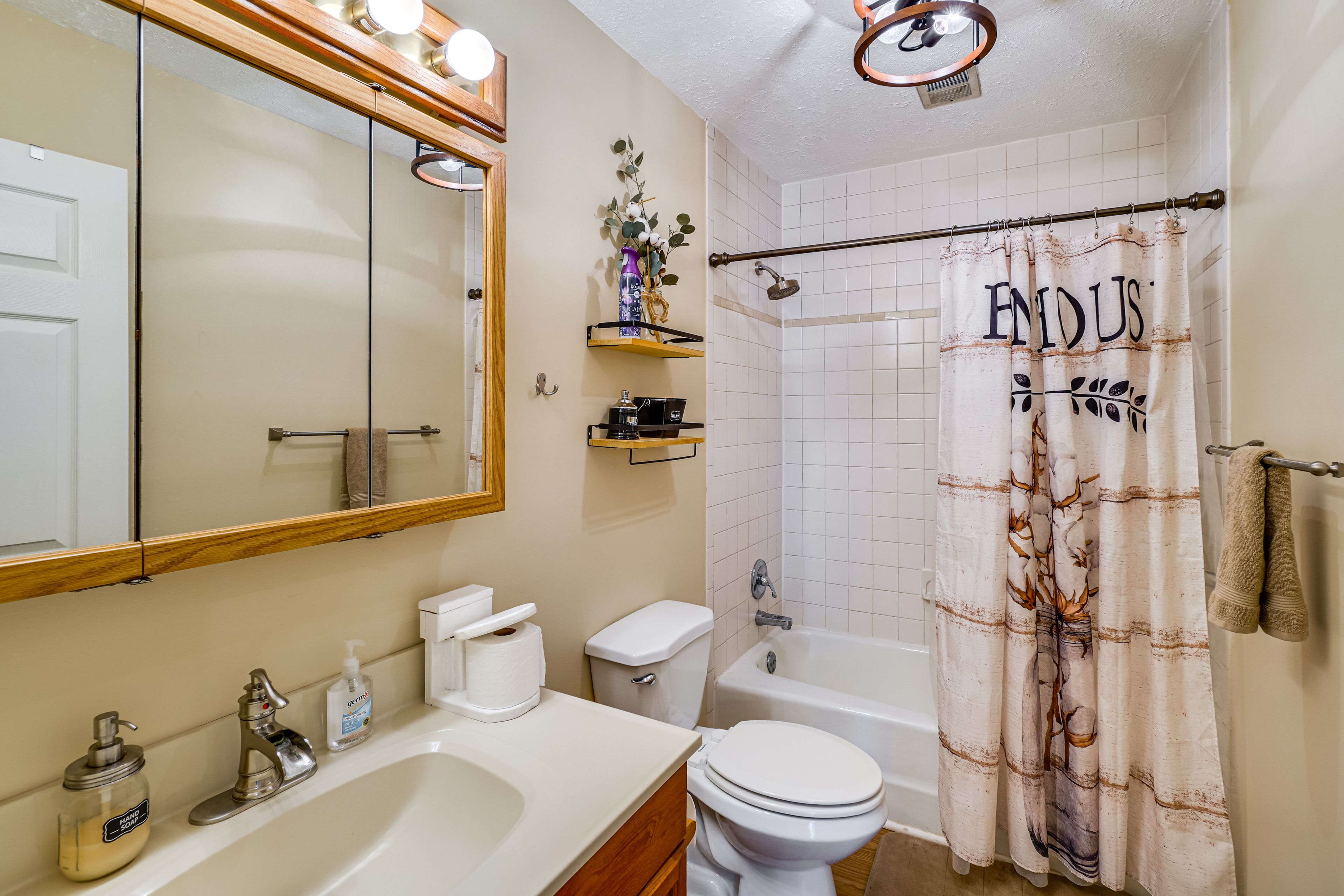 Full Bathroom