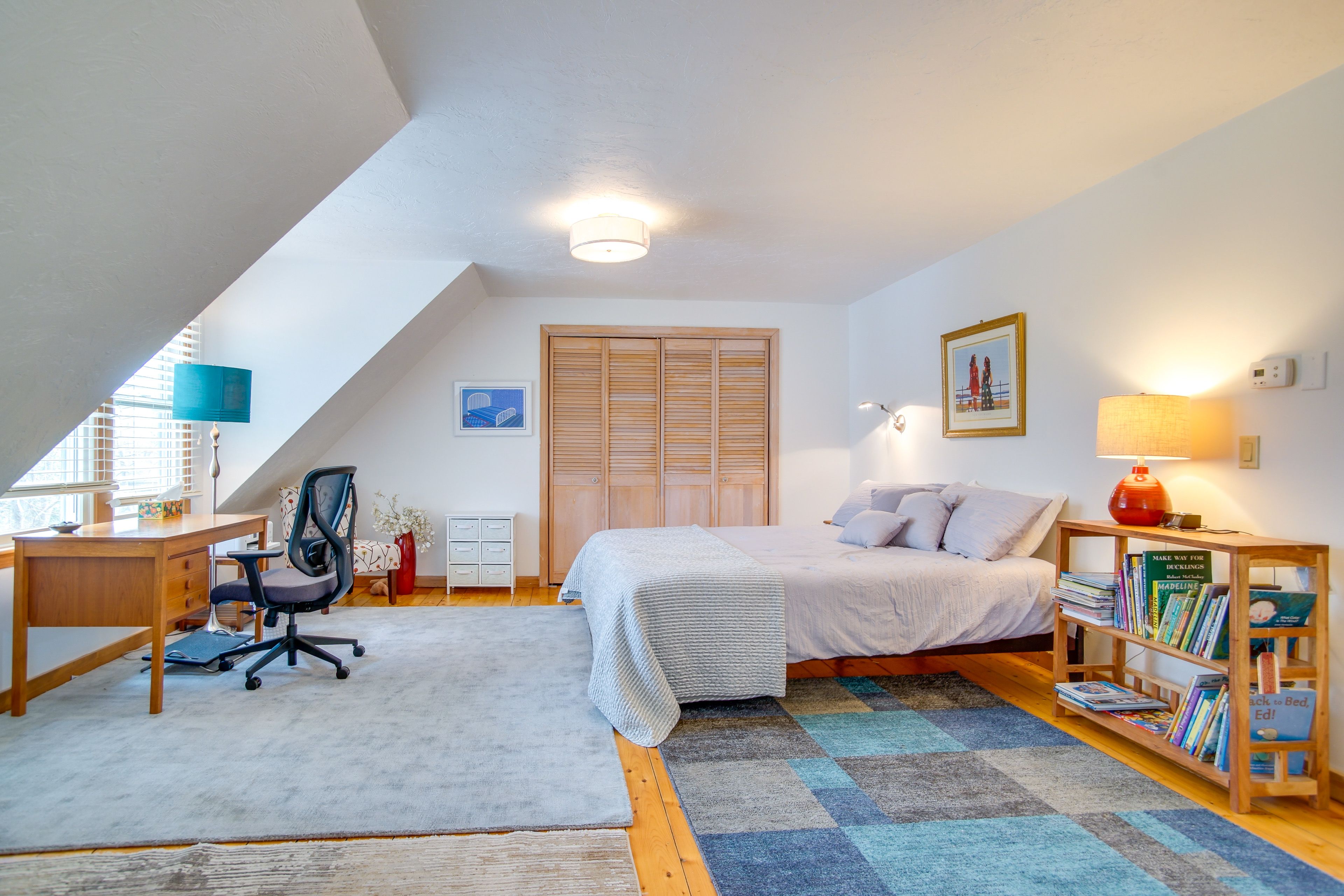 Bedroom 3 | King Bed | 2 Twin Beds | Desk | 2nd Floor