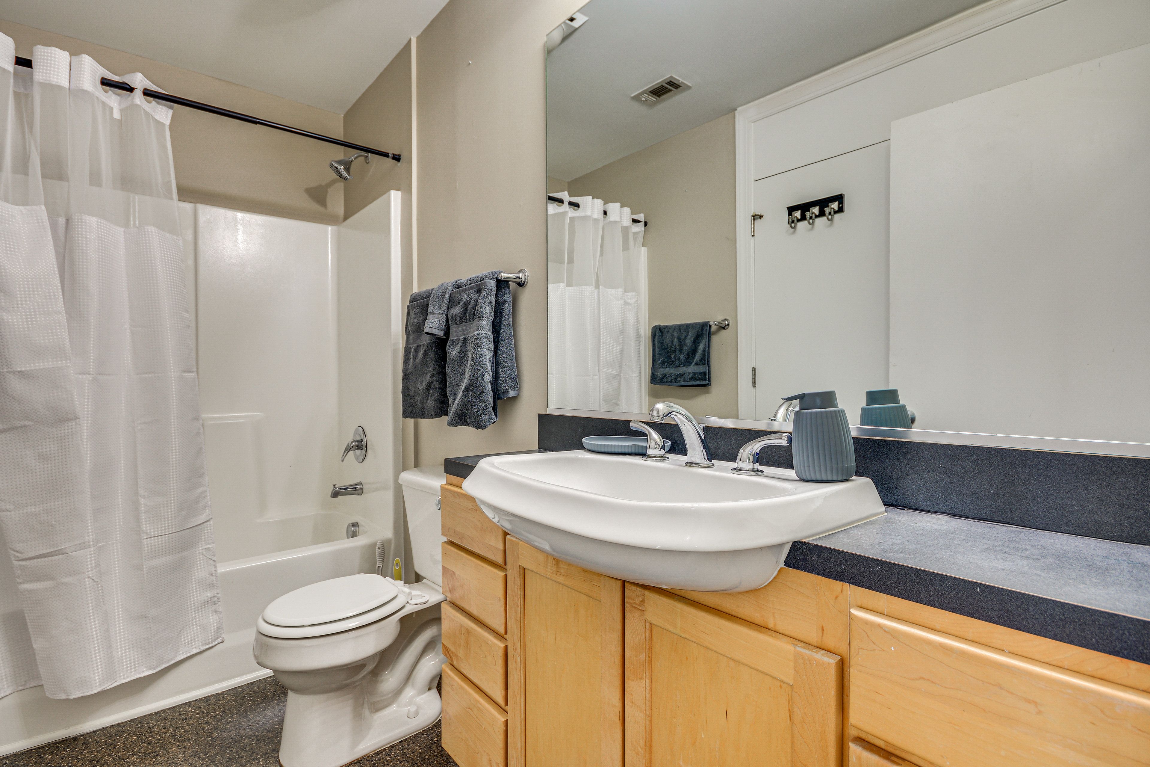 Full Bathroom