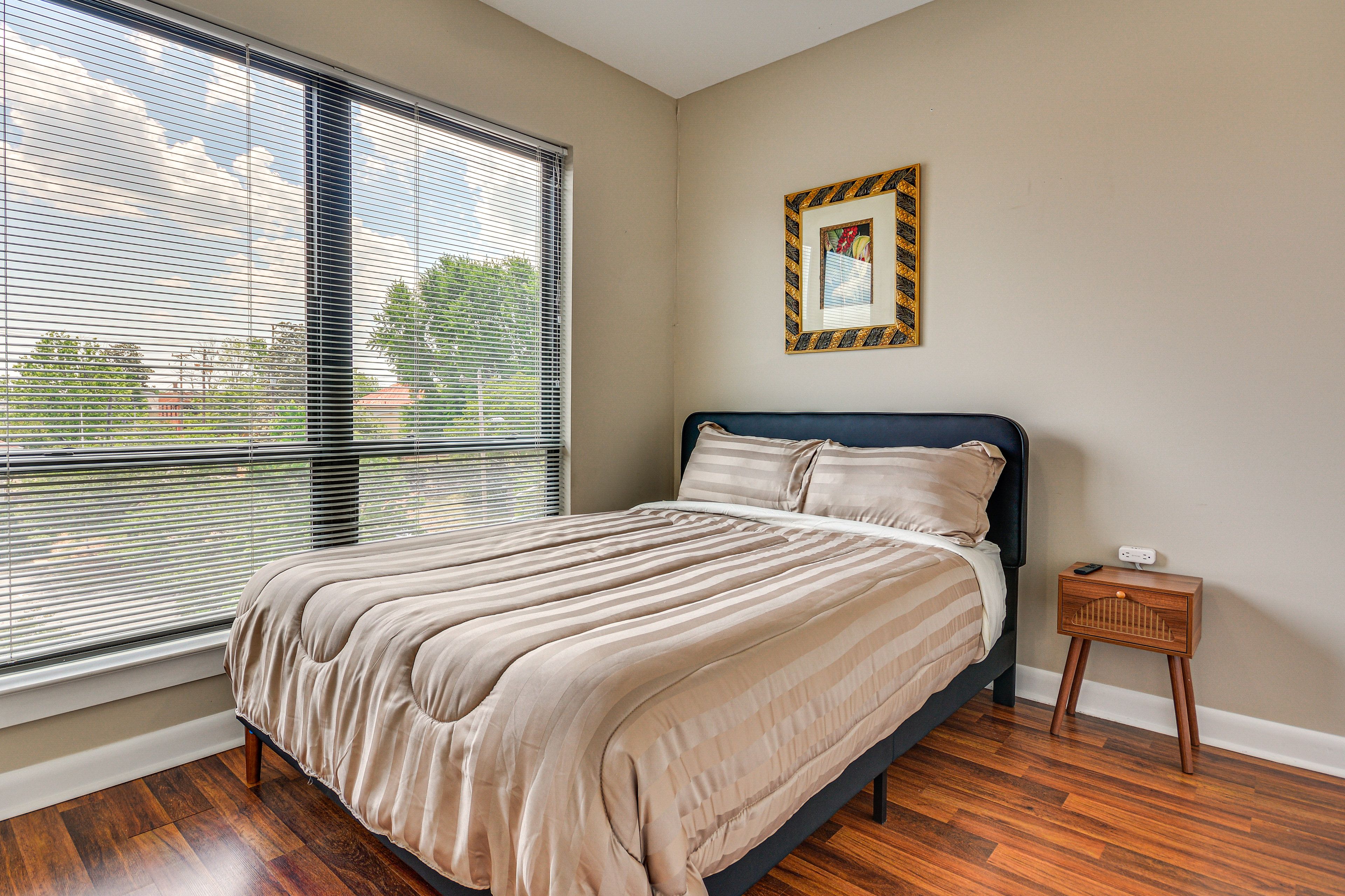 Bedroom 2 | Queen Bed