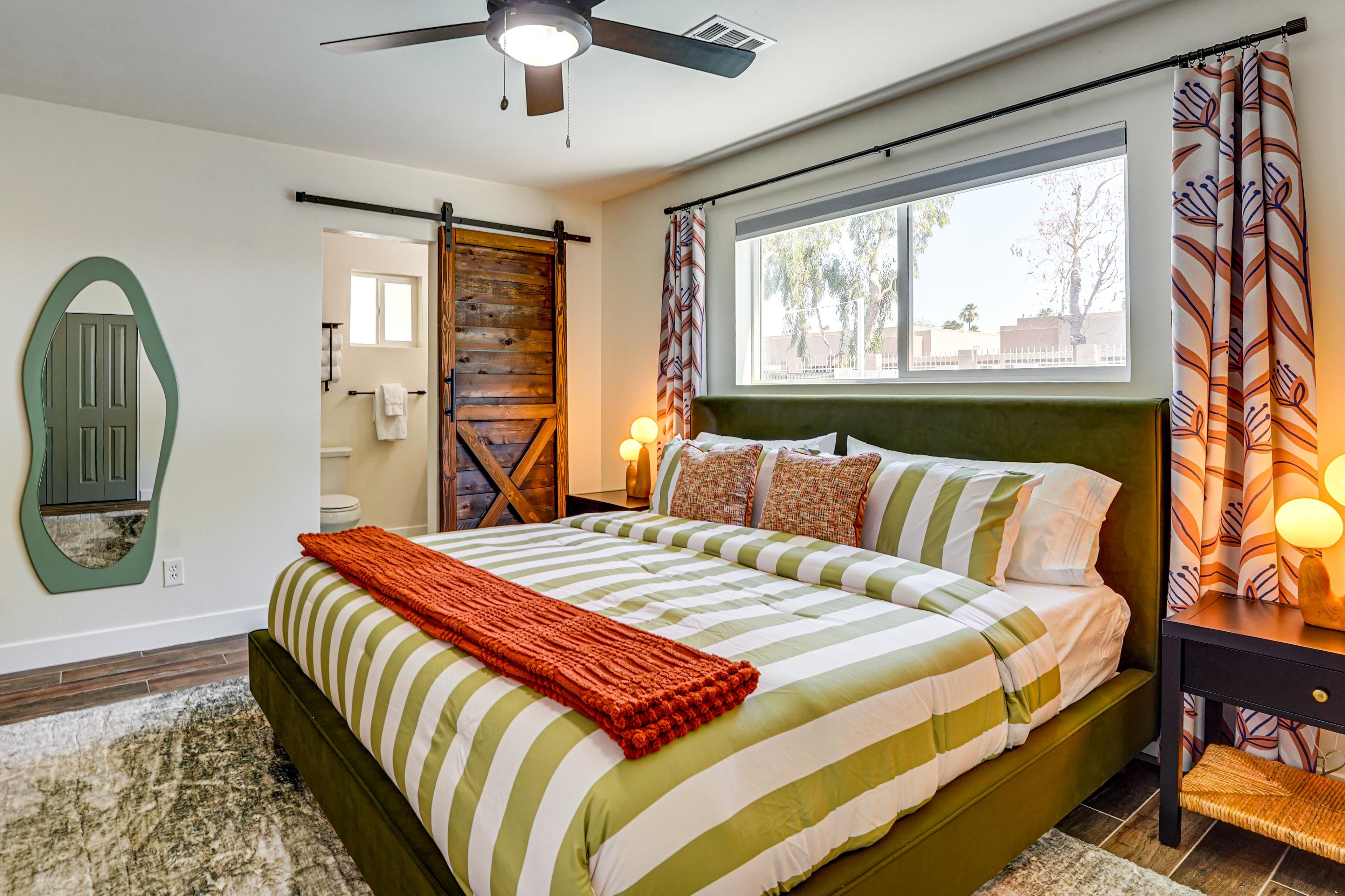 Bedroom 1 | King Bed