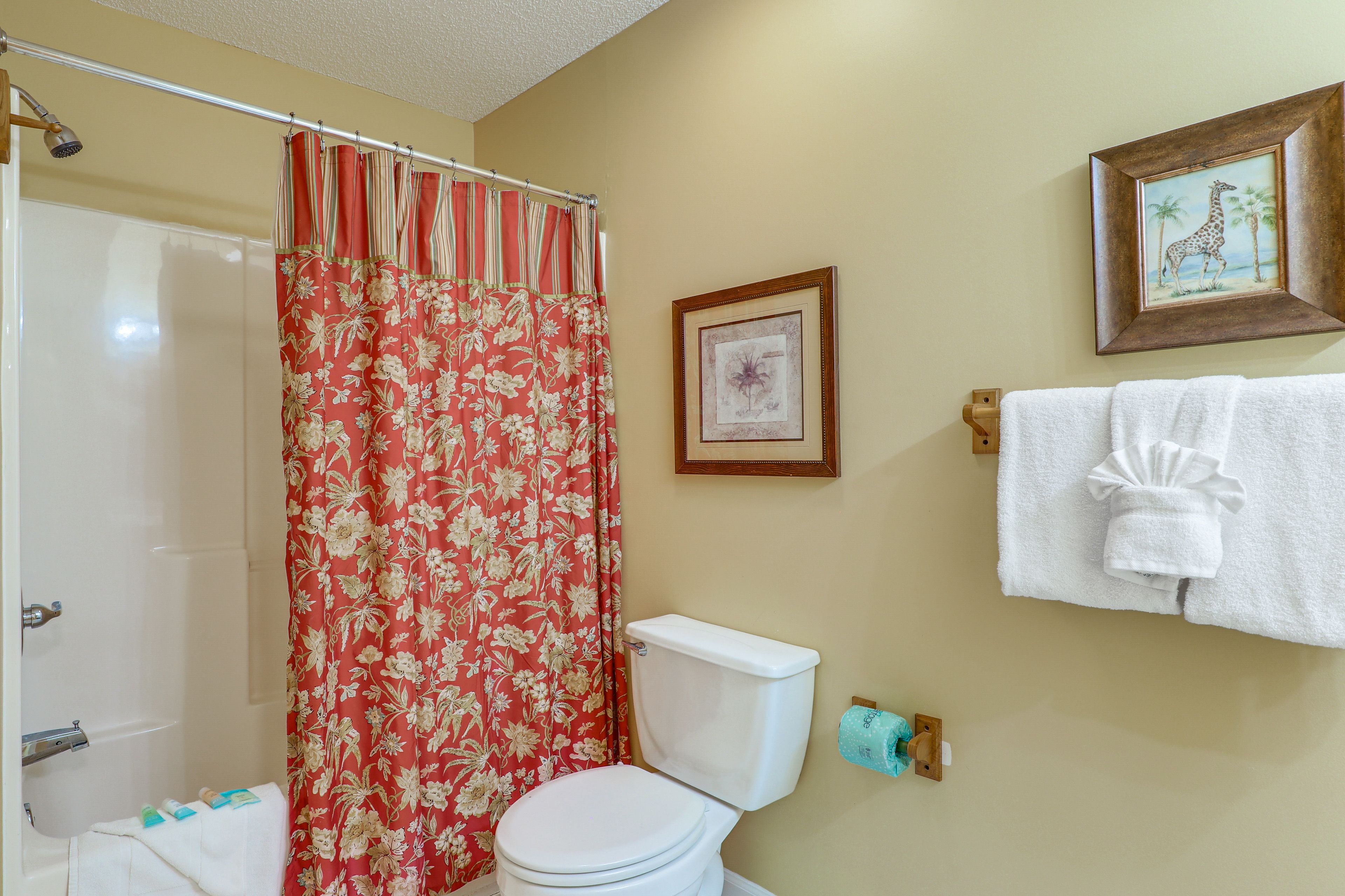 Full Bathroom | 1st Floor