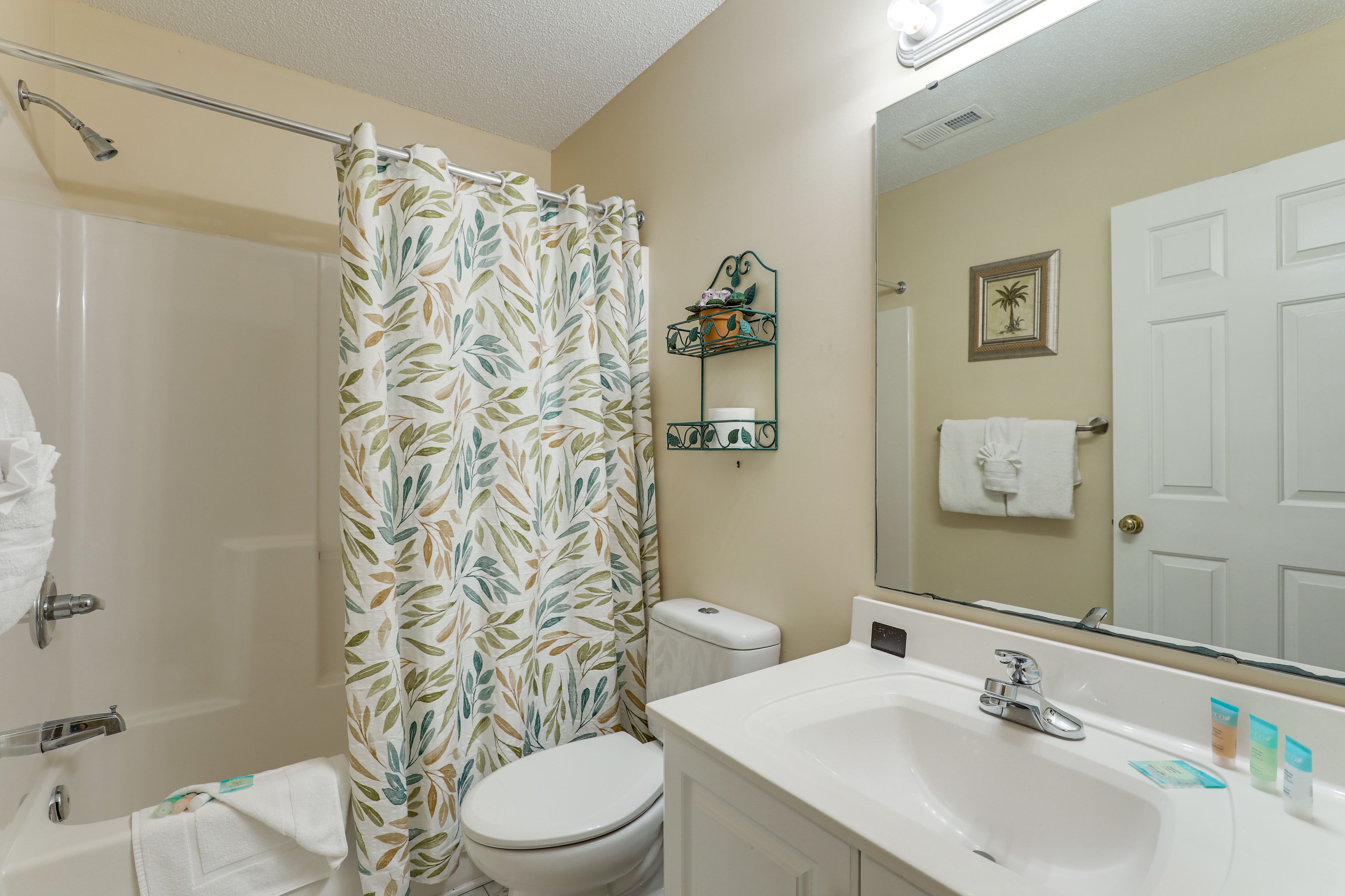 Full Bathroom | 1st Floor