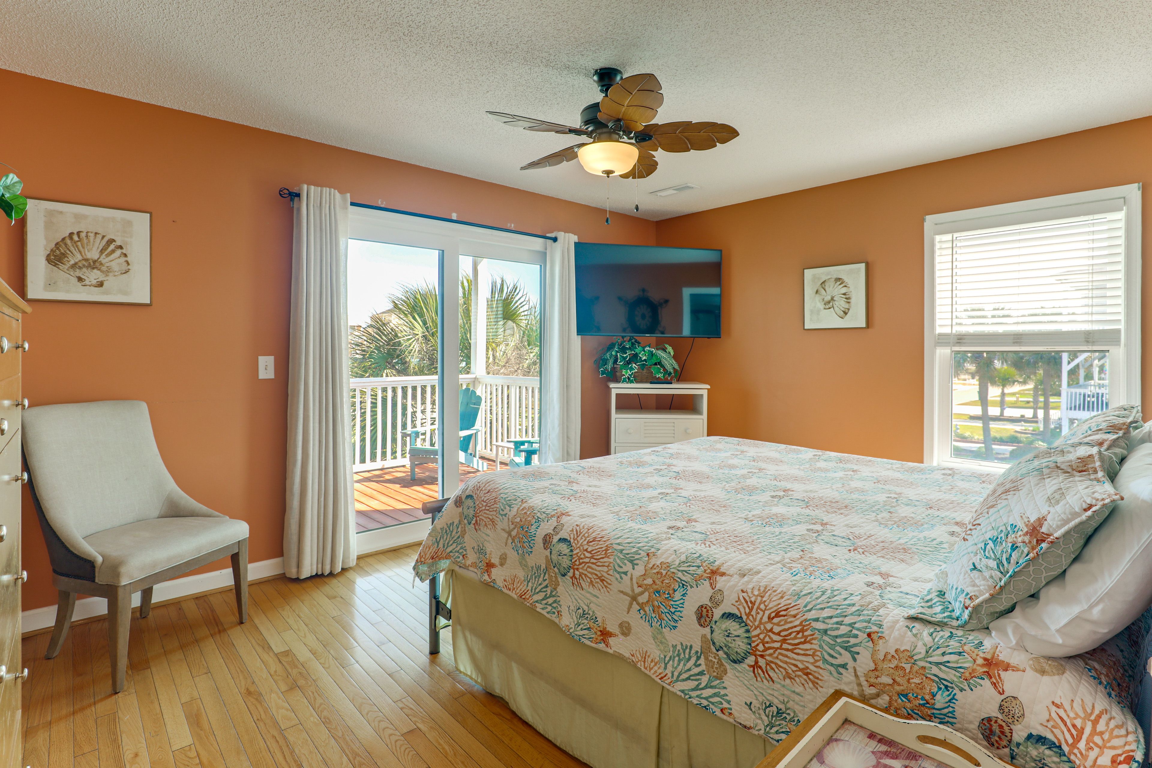 Bedroom 1 | 1st Floor | King Bed